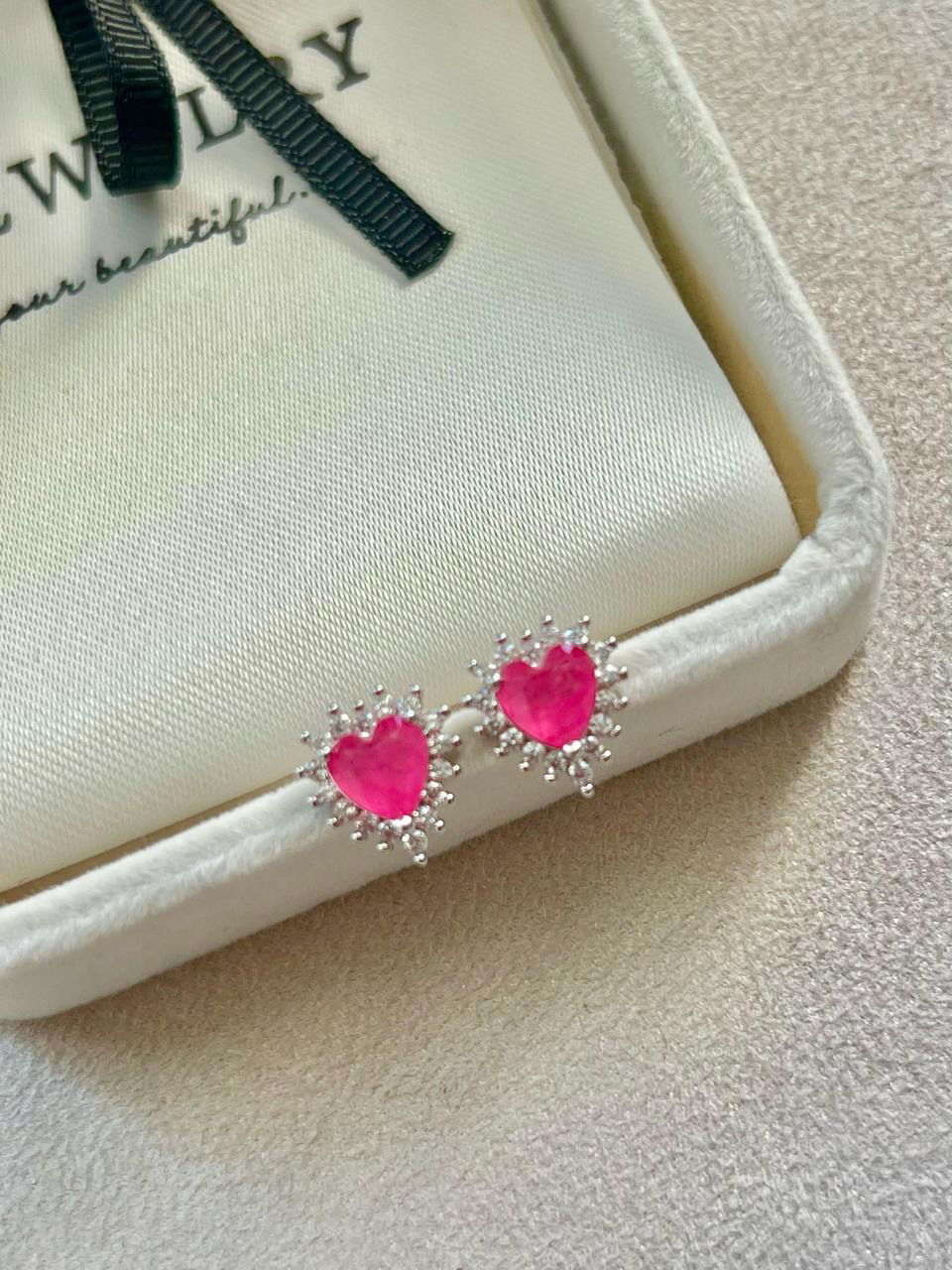 Brinco Coração Zircônia Fusion Turmalina Pink e Cristal em Banho de Ródio Branco