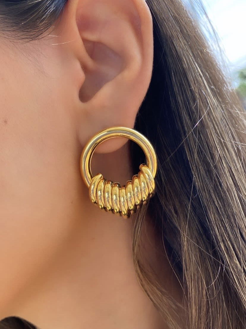 Brinco Croissant em Banho de Ouro