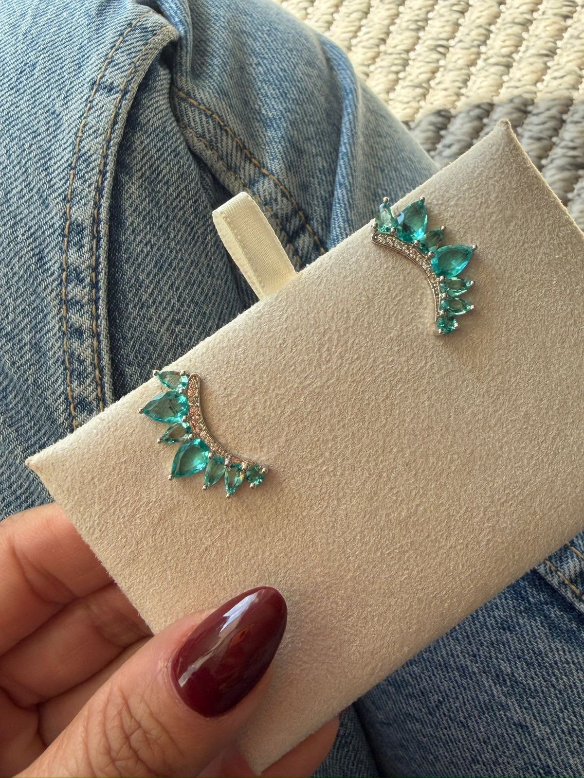 Brinco Ear Cuff com Zircônia Cristal e Turmalina em Banho de Ródio Branco