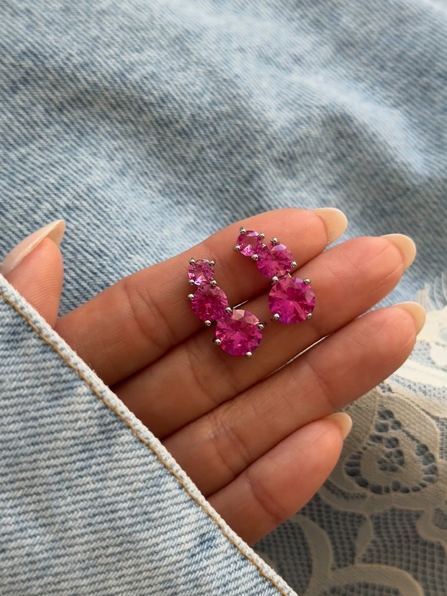 Brinco Ear Cuff com Zircônia Pink em Banho de Ródio Branco