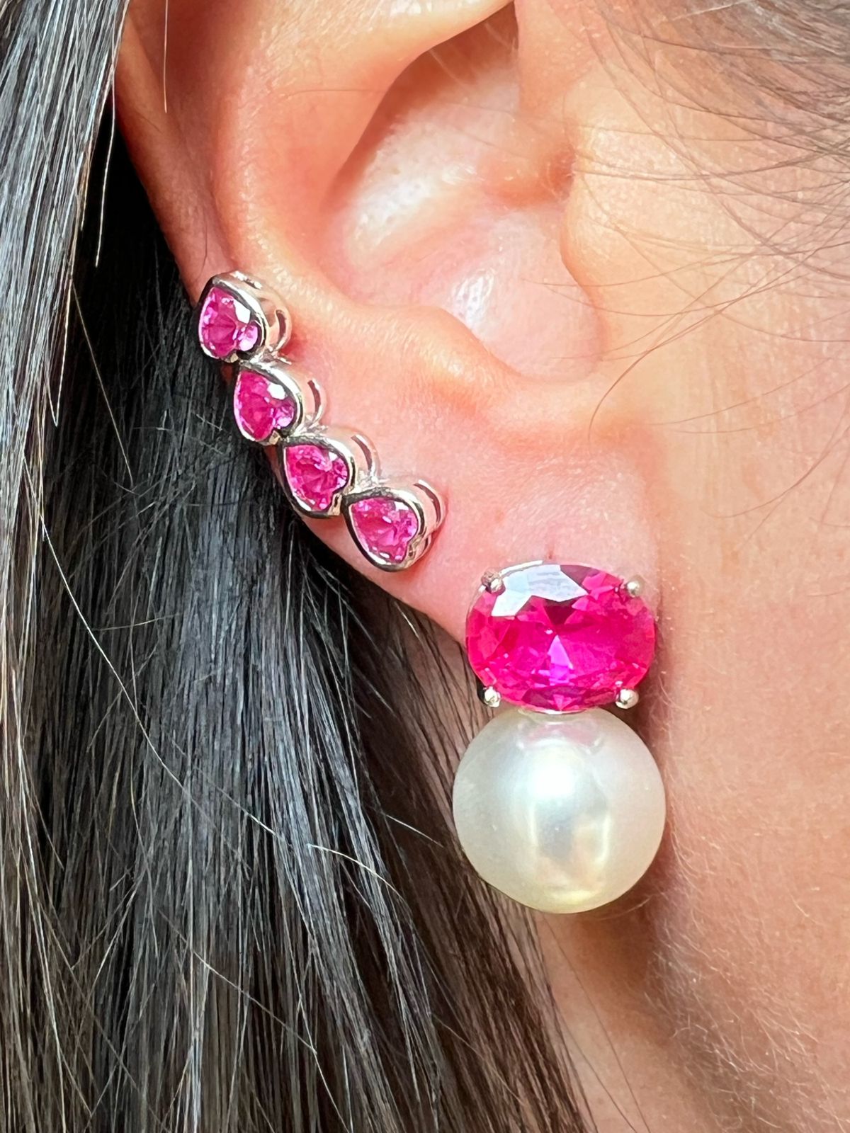 Brinco Ear Cuff Pink em Banho de Ródio Branco