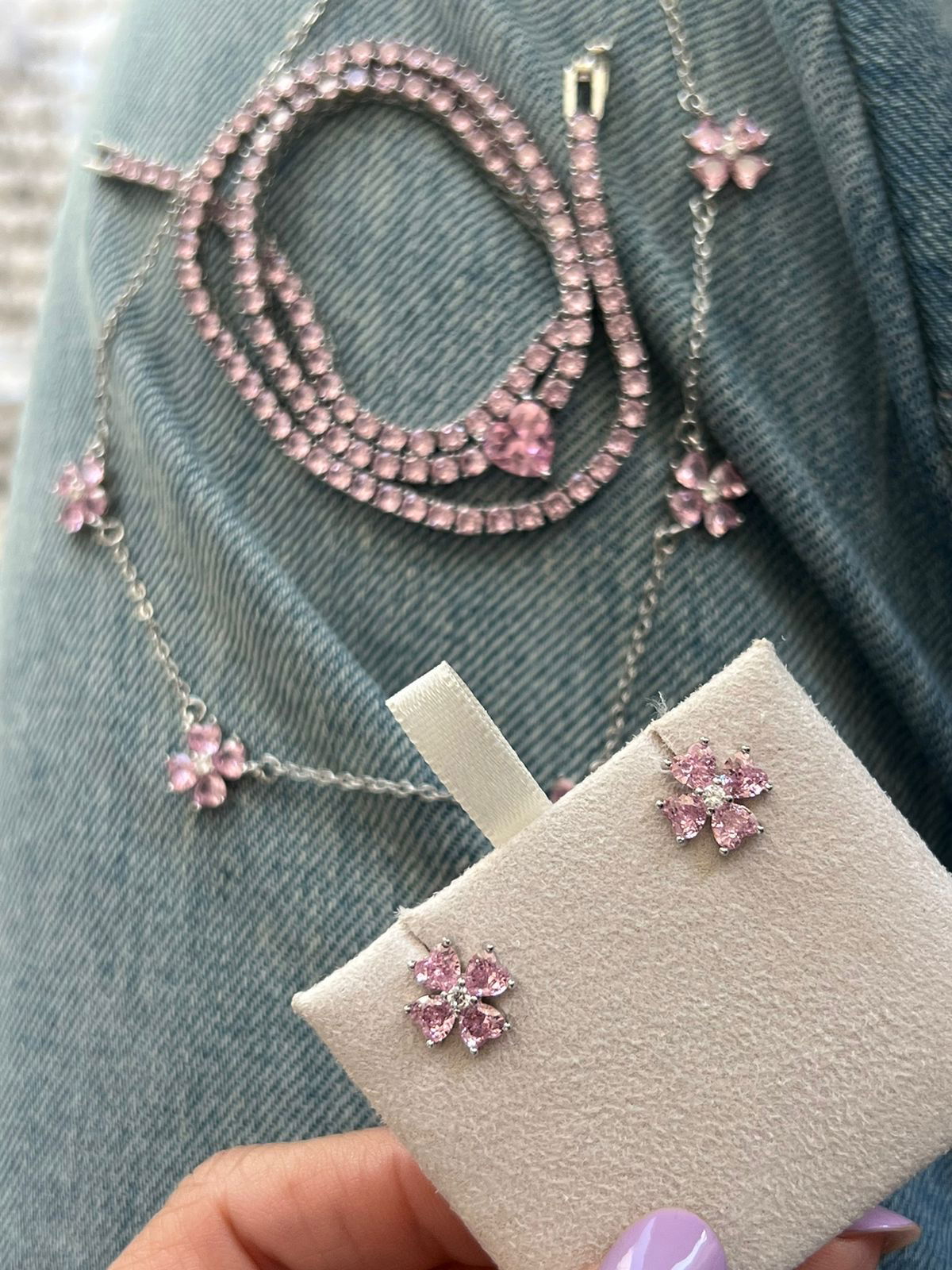 Brinco Ear Cuff Rosa Claro em Banho Ródio Branco