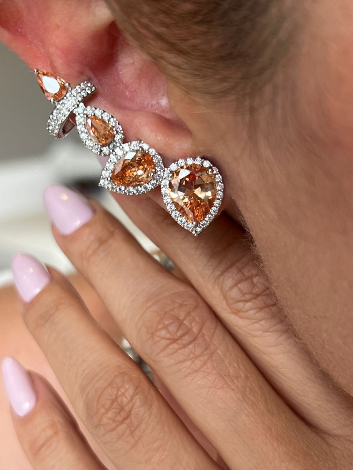 Brinco Ear Cuff Zircônia Cristal e Coffe em Banho de Ródio Branco