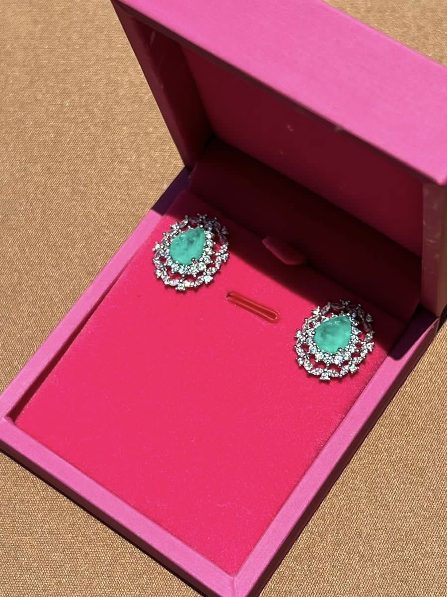 Brinco Gota com Zircônia Cristal e Fusion Esmeralda Colombiana em Banho de Ródio Branco