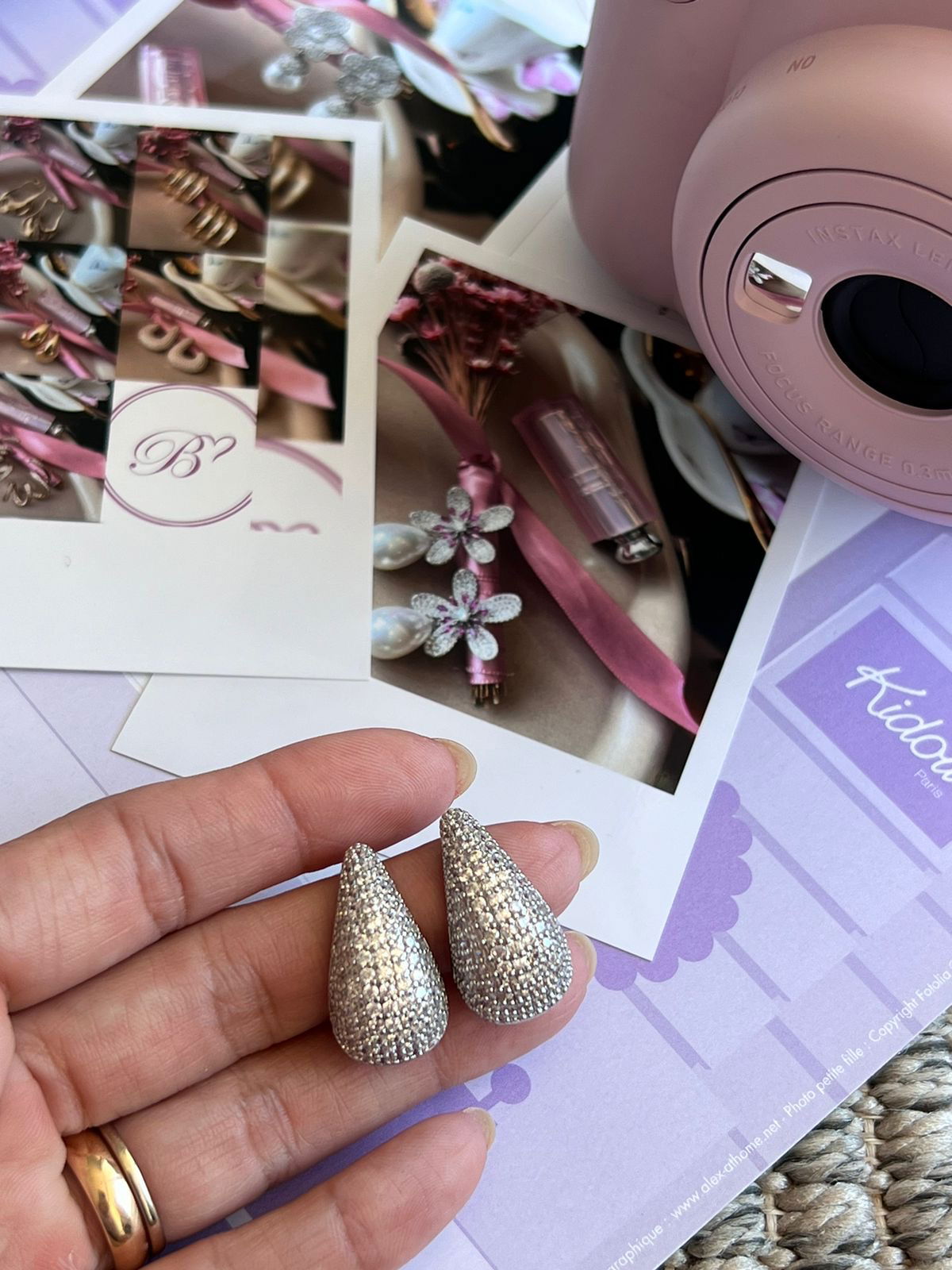 Brinco Gota com Zircônia Cristal em Banho de Ródio Branco