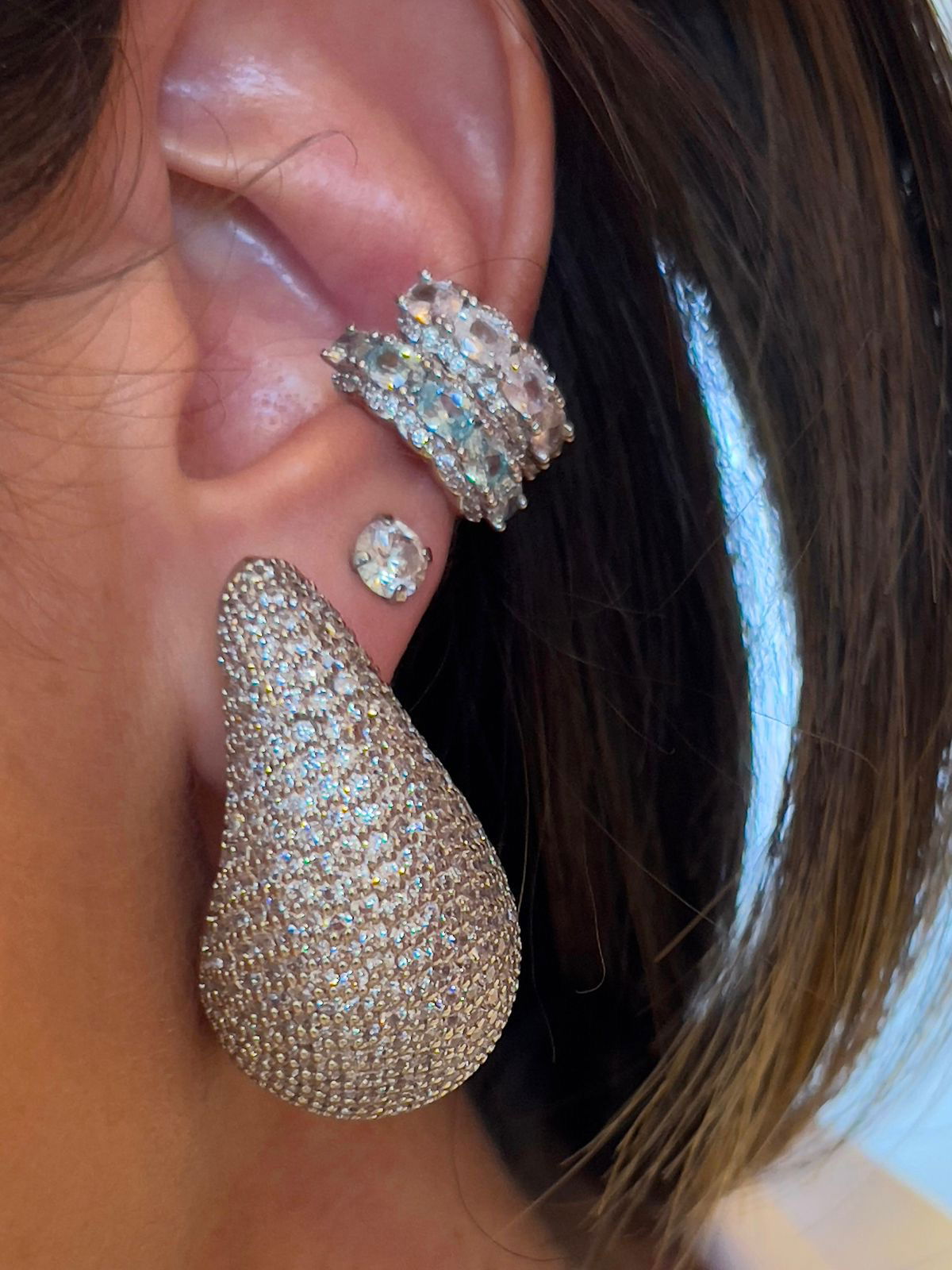 Brinco Gota Grande com Zircônia em Banho de Ródio Branco