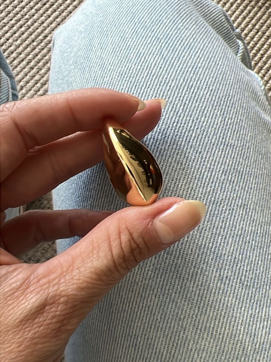 Brinco Gota Lisa em Banho de Ouro