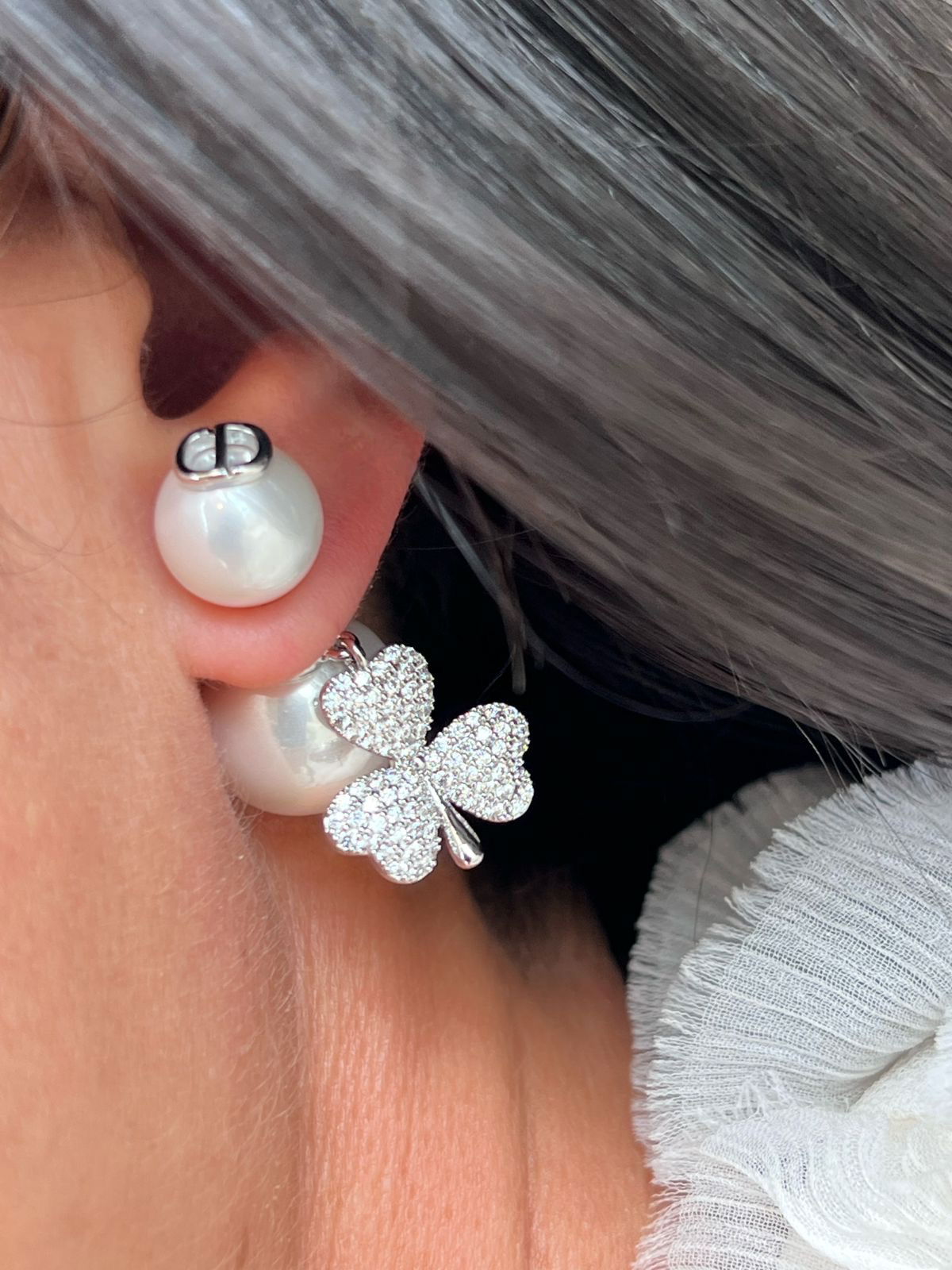 Brinco Inspiração com Zircônia e Pérola em Banho de Ródio Branco