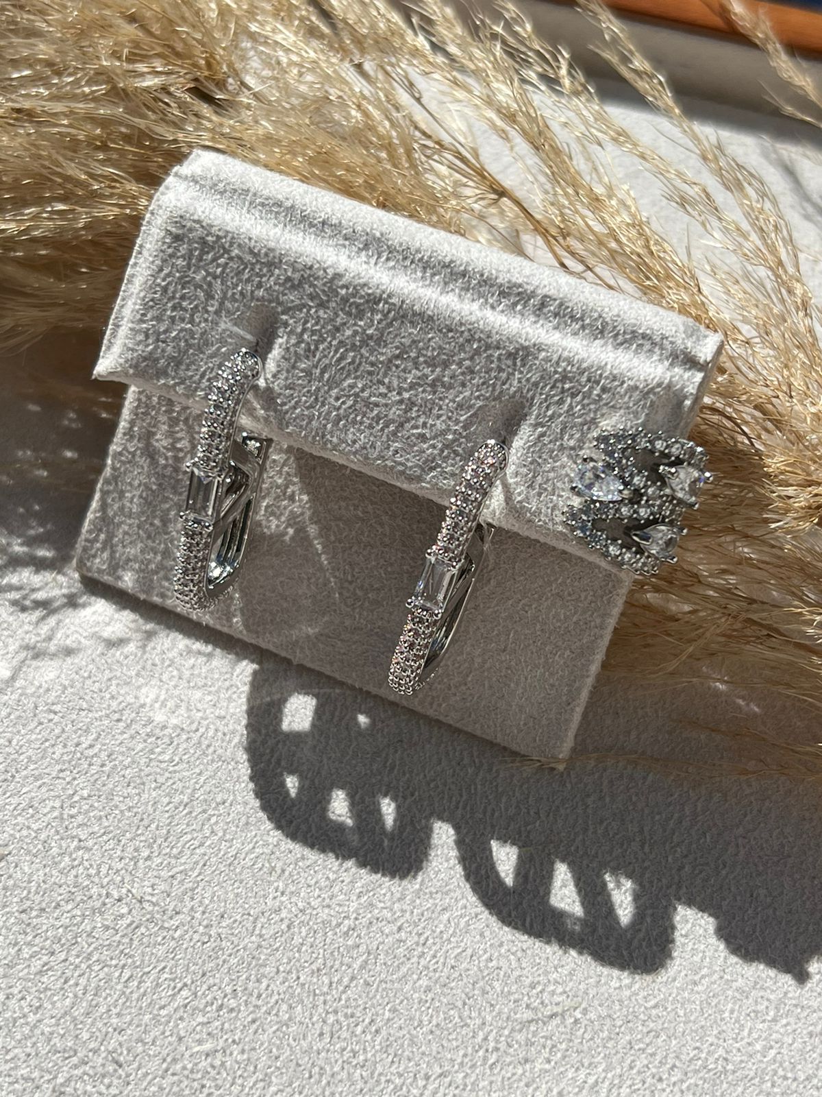 Brinco Inspired com Zircônia Cristal em Banho de Ródio Branco