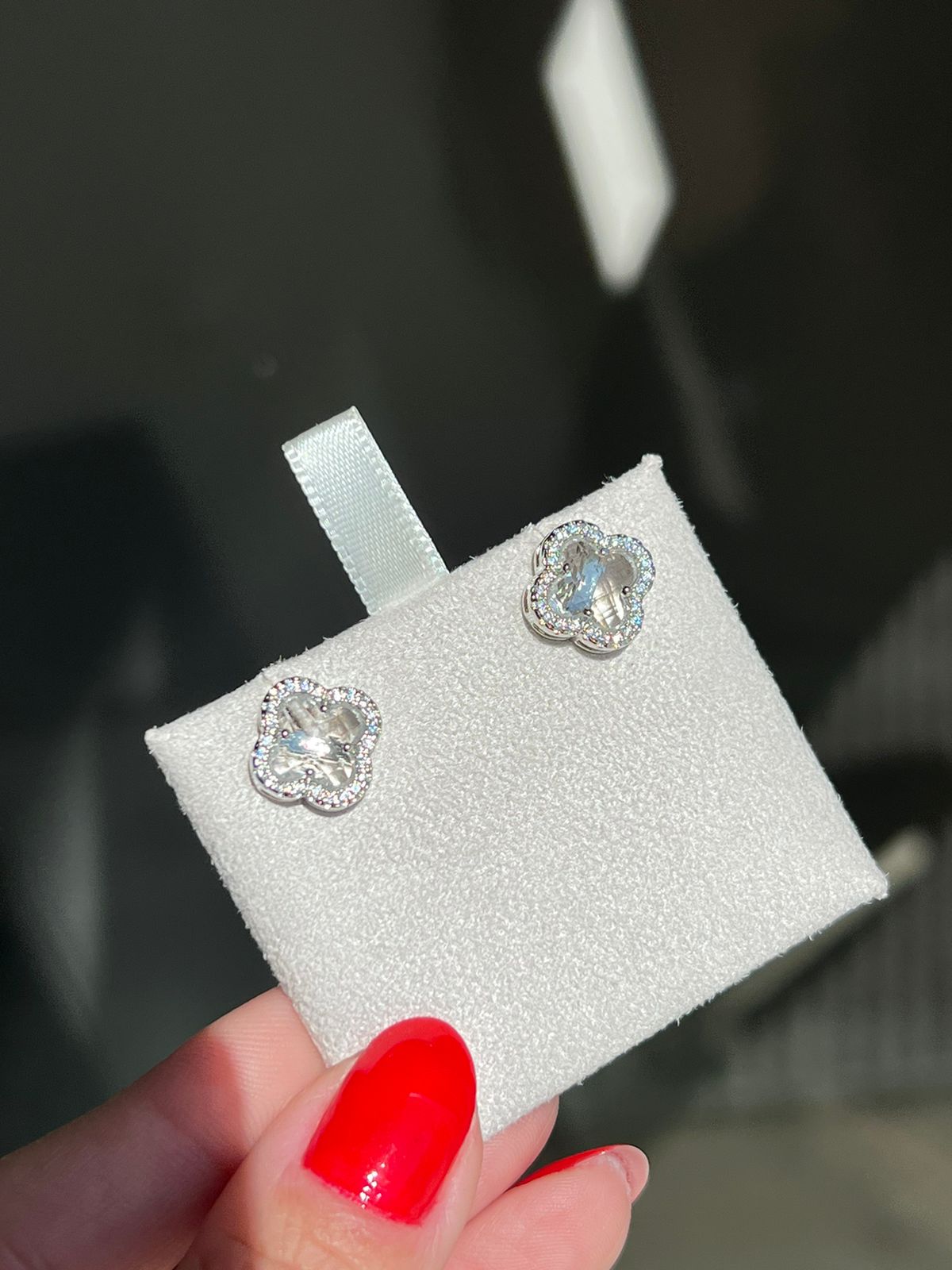 Brinco Inspired com Zircônia Cristal em Banho de Ródio Branco