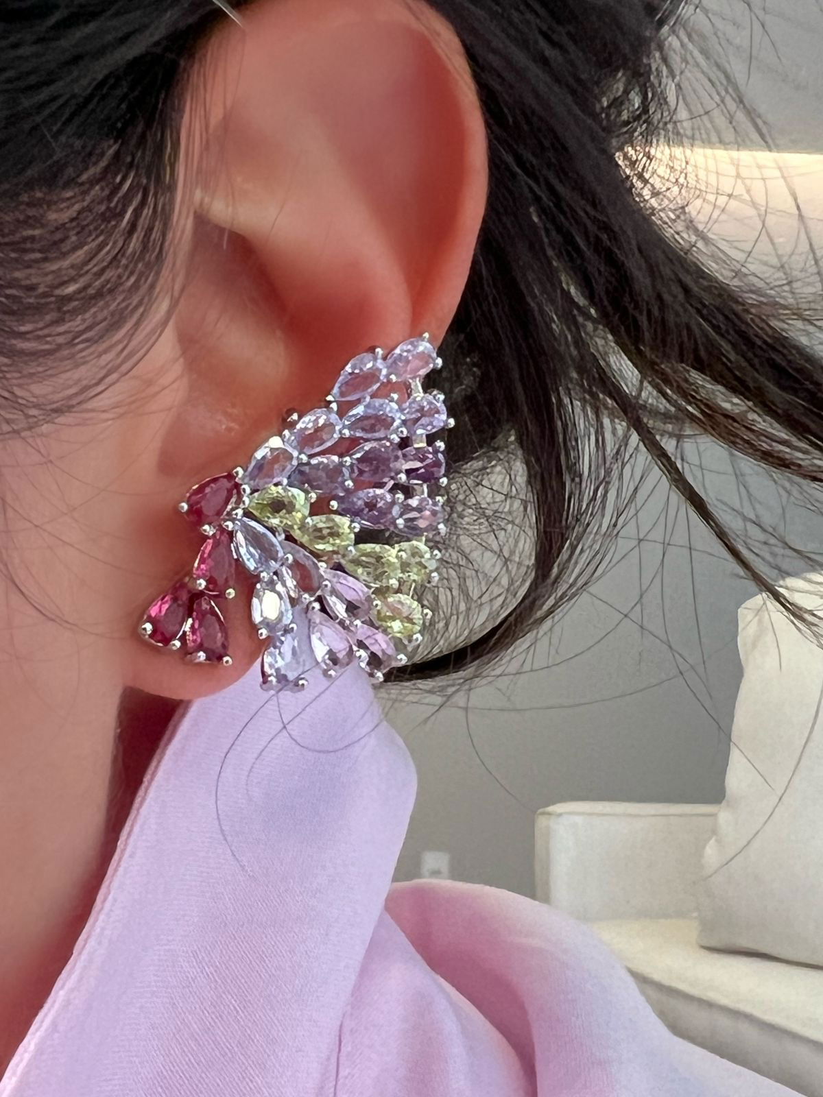 Brinco Ear Cuff Leque com Zircônia Colorida em Banho de Ródio Branco