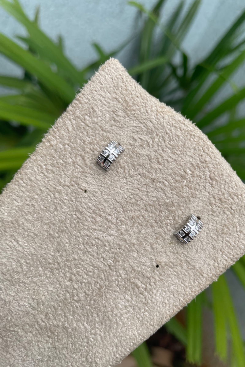 Brinco Mini Argolinha (meia) em Ródio Branco