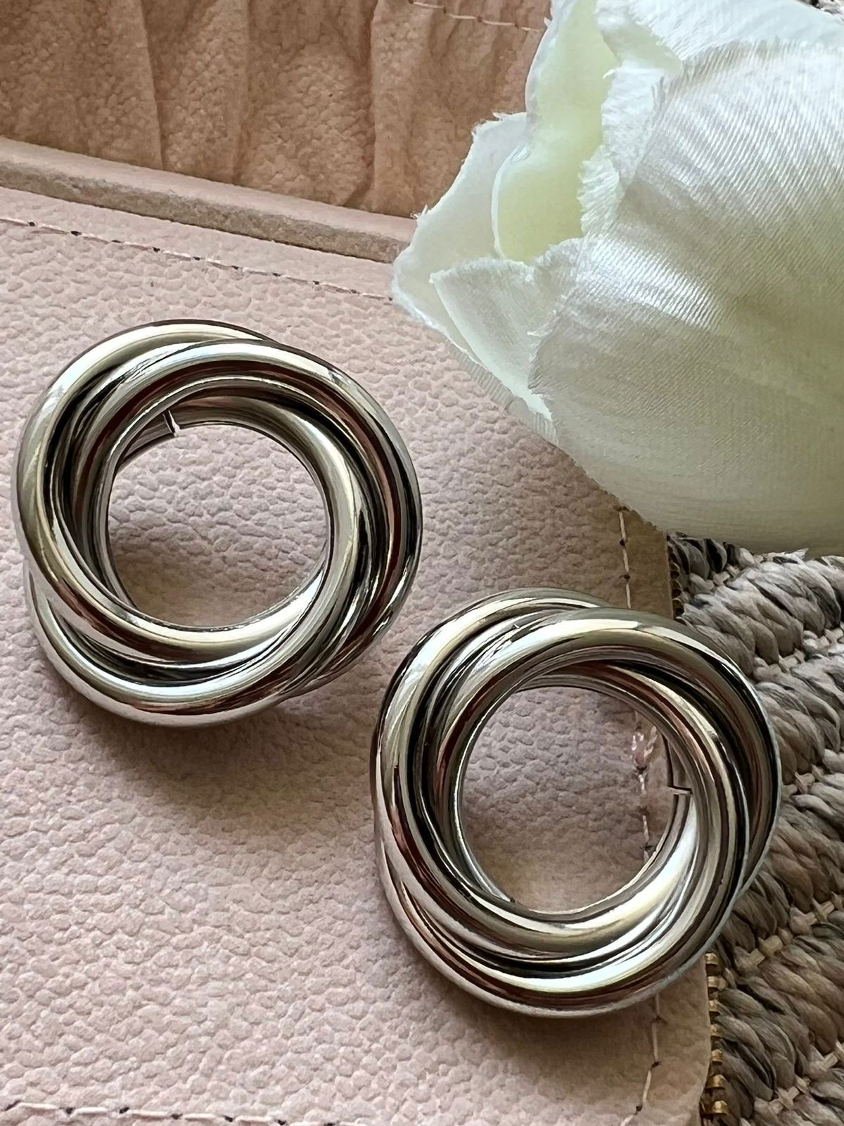 Brinco Nó Grande em Banho de Ródio Branco