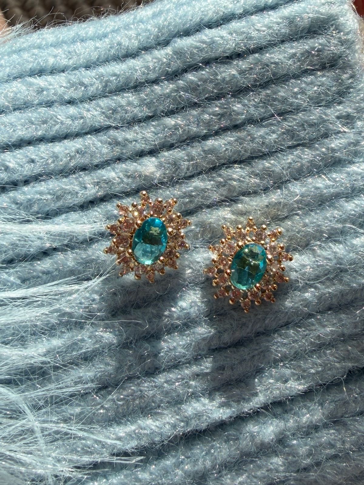 Brinco Oval com Zircônia Cristal e Azul em Banho de Ouro