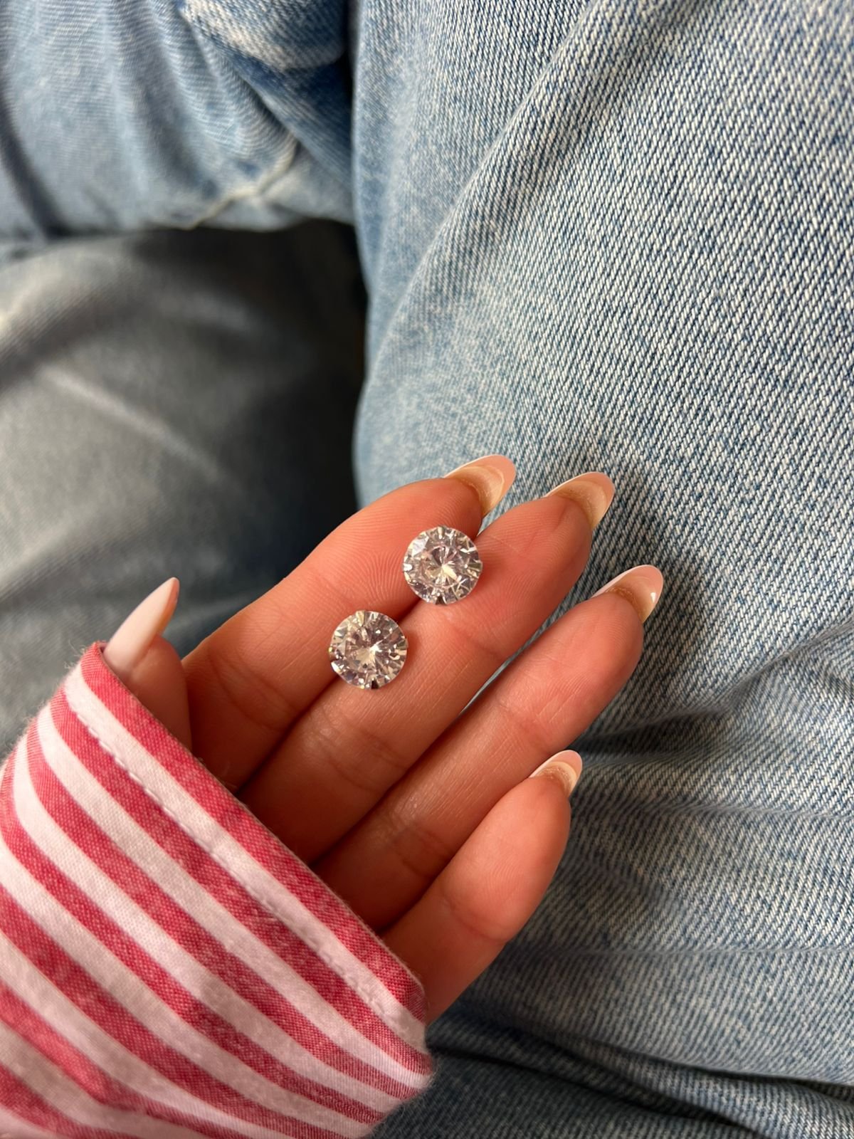 Brinco Ponto de Luz 10mm em Banho de Ródio Branco