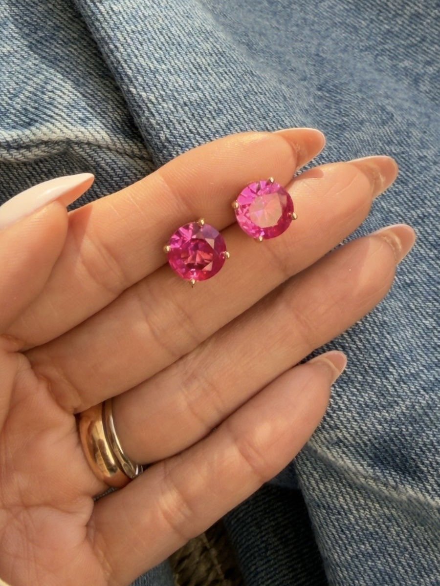 Brinco Ponto de Luz Zircônia Pink 10mm em Banho de Ouro