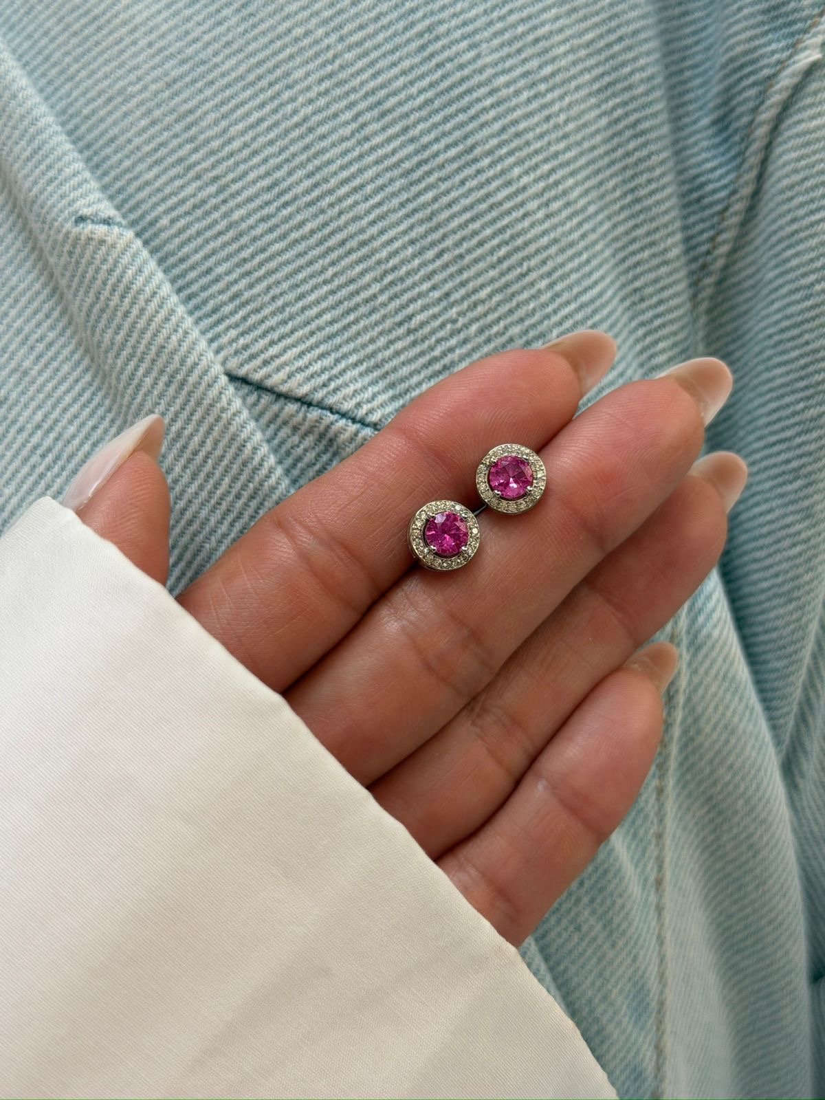 Brinco Pontinho de Luz com Zircônia Cristal e Pink em Banho de Ródio Branco