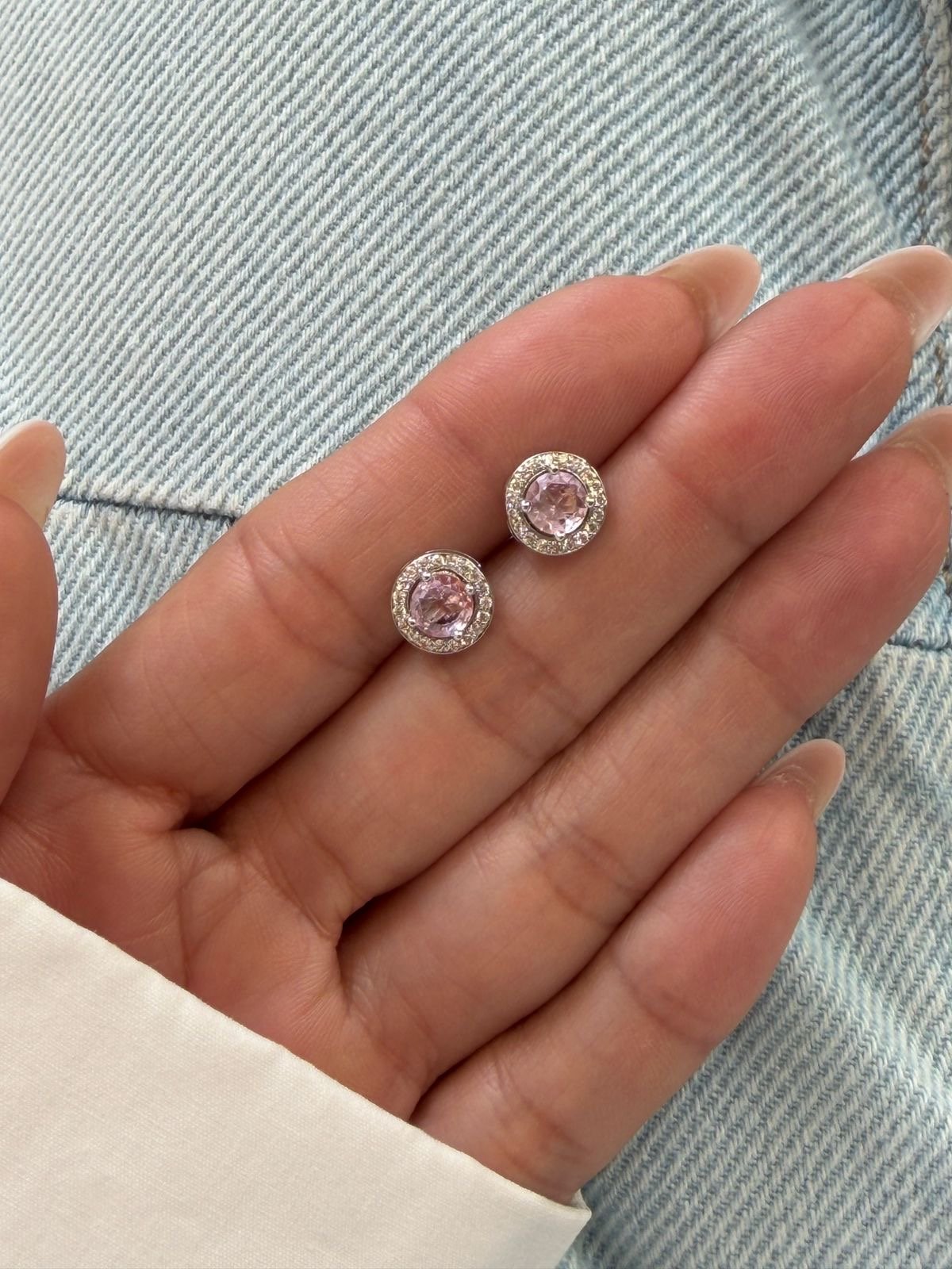 Brinco Pontinho de Luz com Zircônia Cristal e Rosa Claro em Banho de Ródio Branco