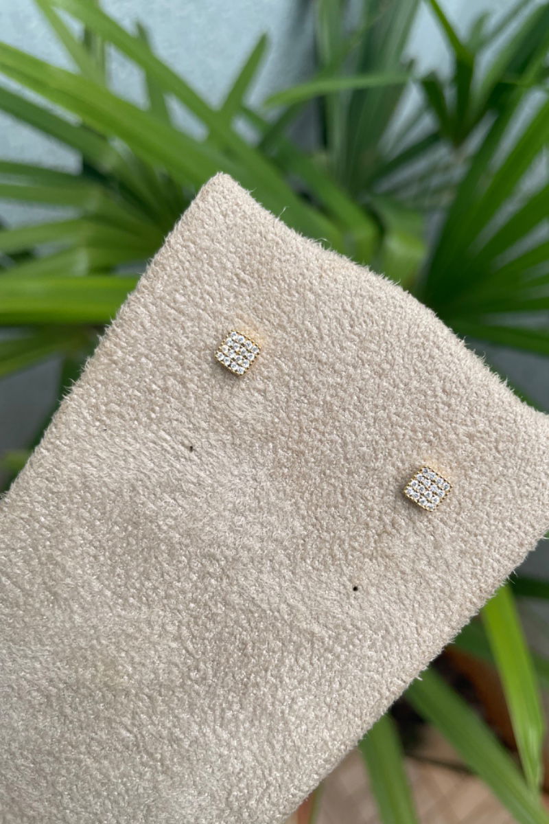 Brinco Quadradinho Pavê em Banho de Ouro