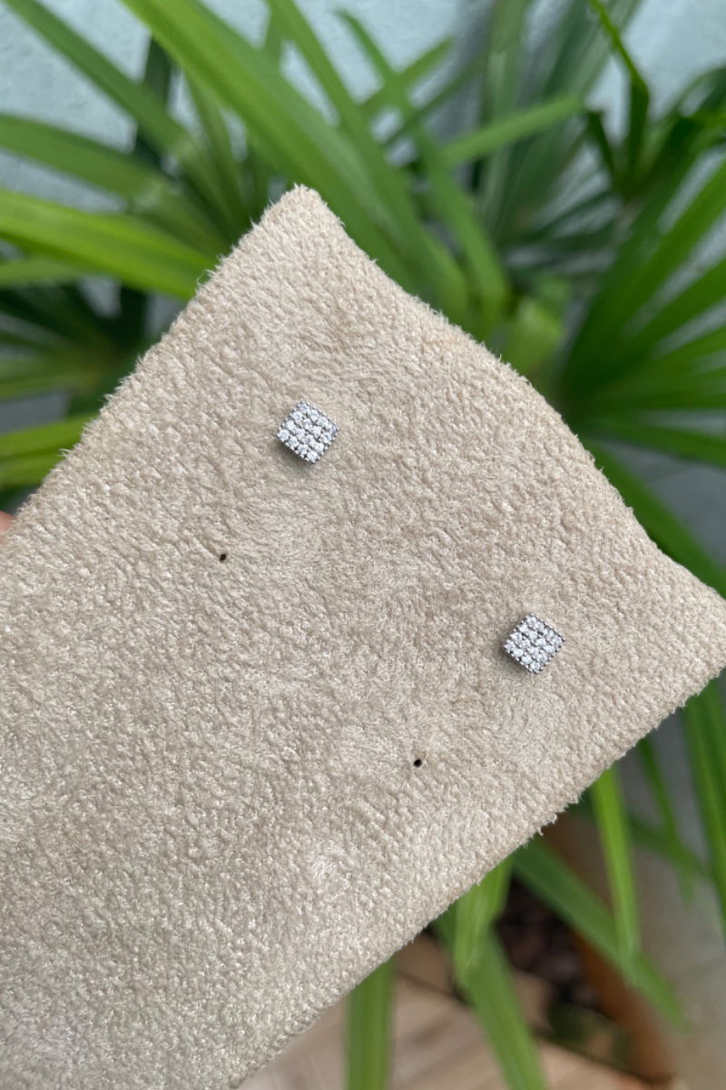 Brinco Quadradinho Pavê em Ródio Branco