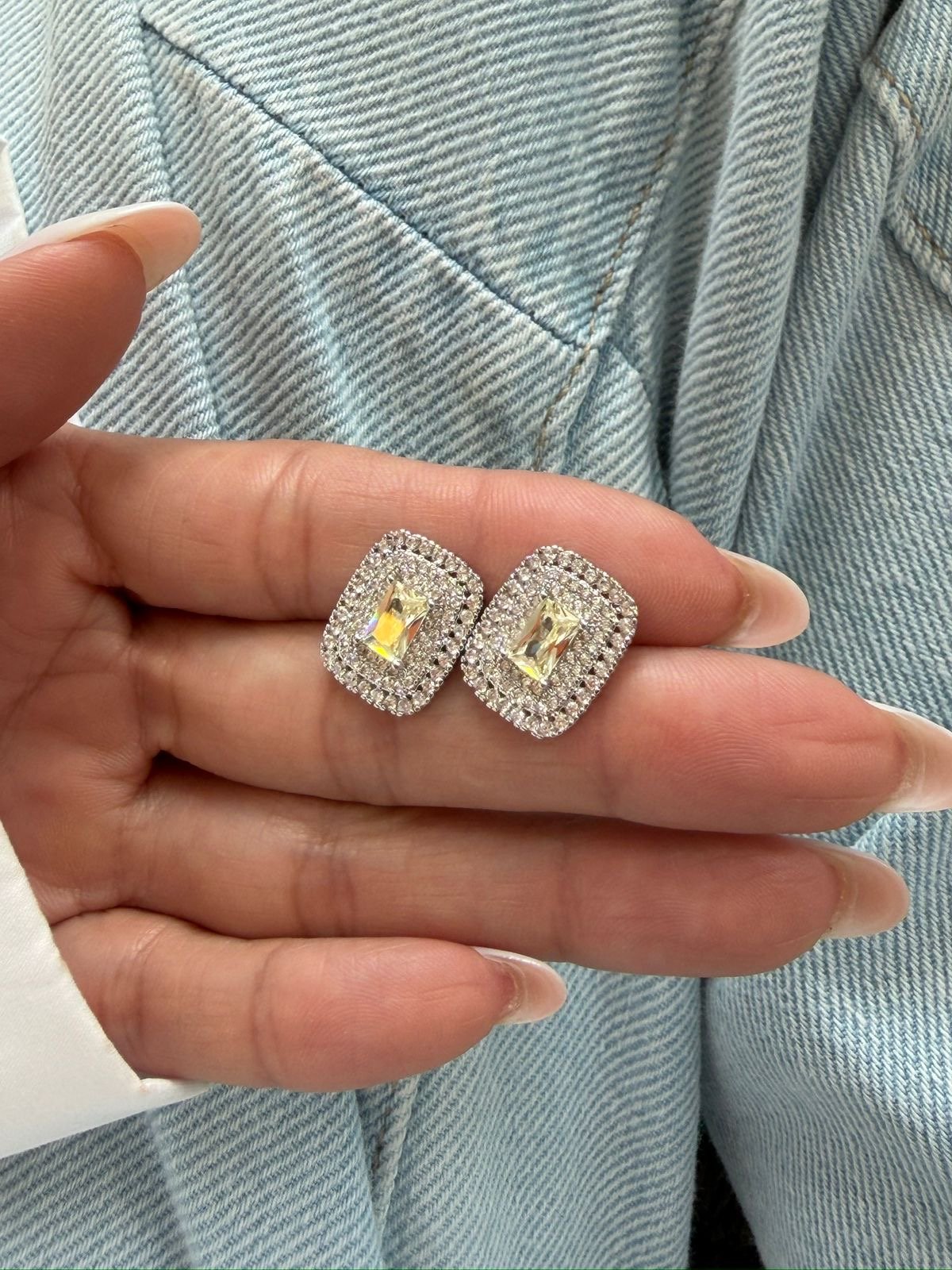 Brinco Retângulo com Zircônia Cristal e Citrino em Banho de Ródio Branco