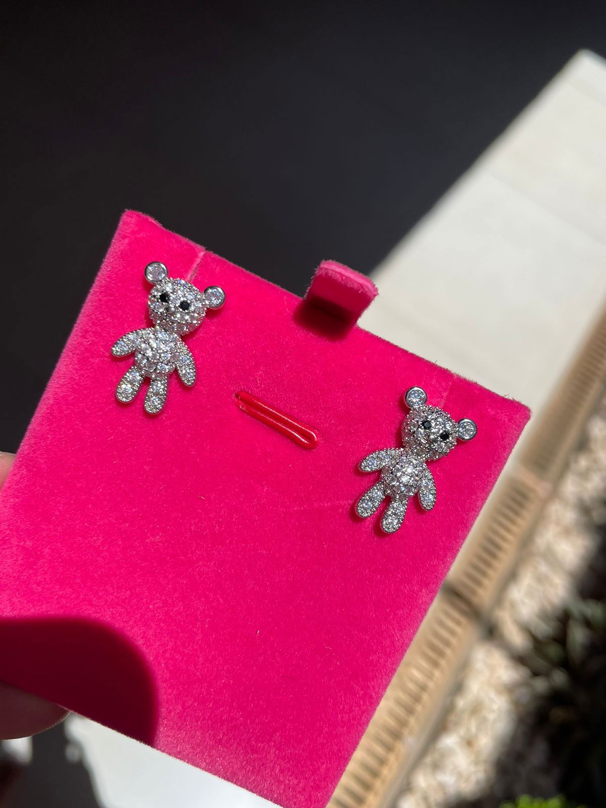 Brinco Ted com Zircônia (Segundo) em Banho de Ródio Branco