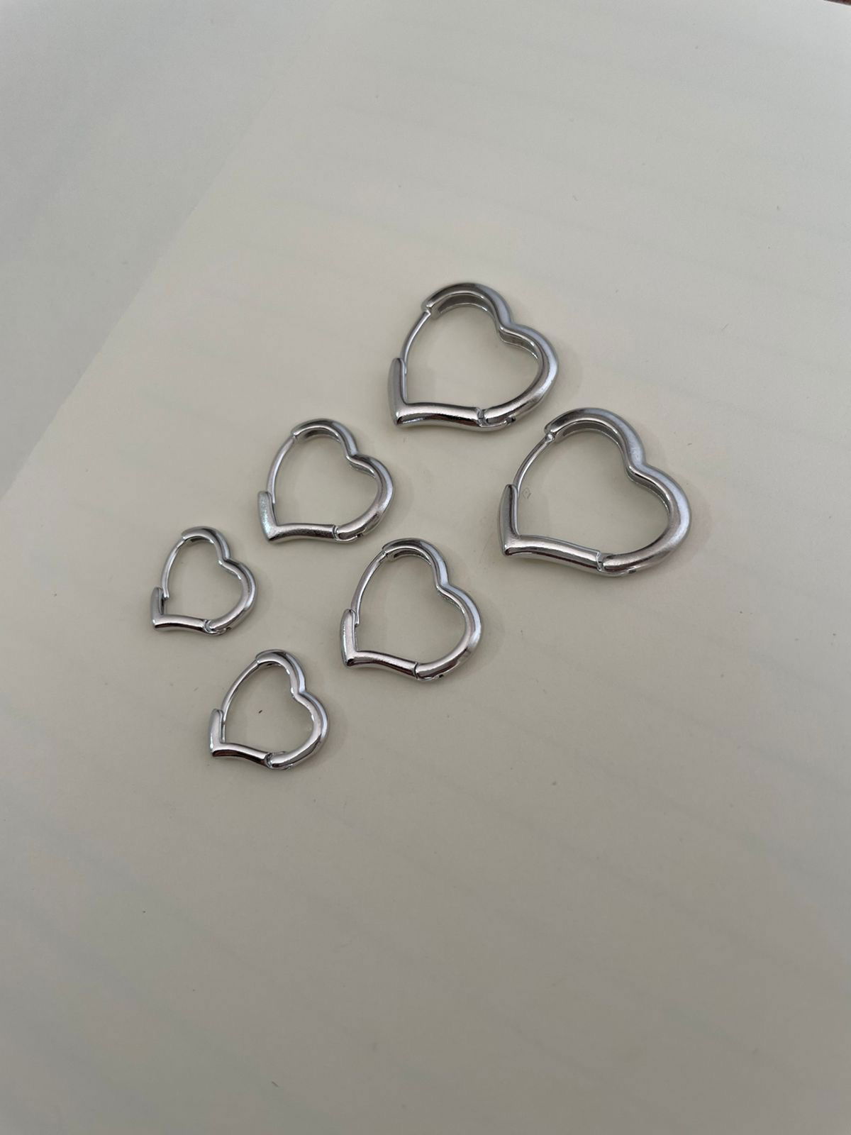 Brinco Trio de Argolinha Coração em Banho de Ródio Branco