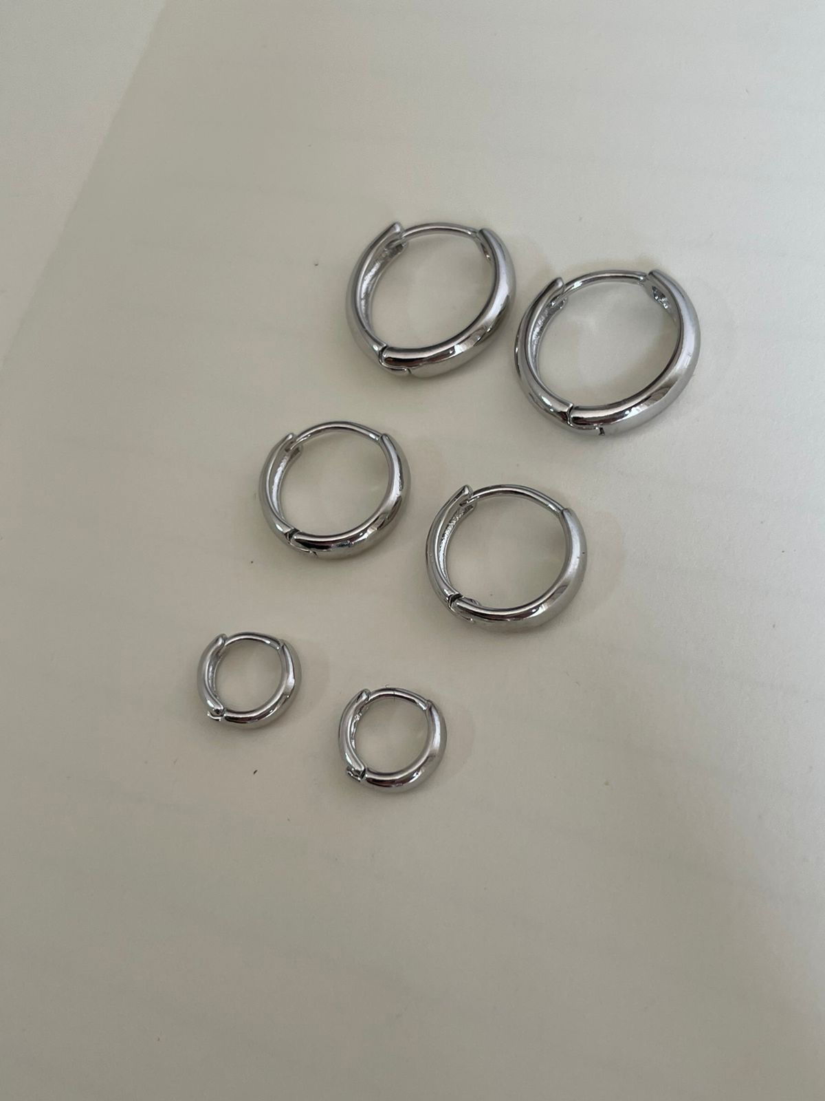 Brinco Trio de Argolinha Redondo em Banho de Ródio Branco