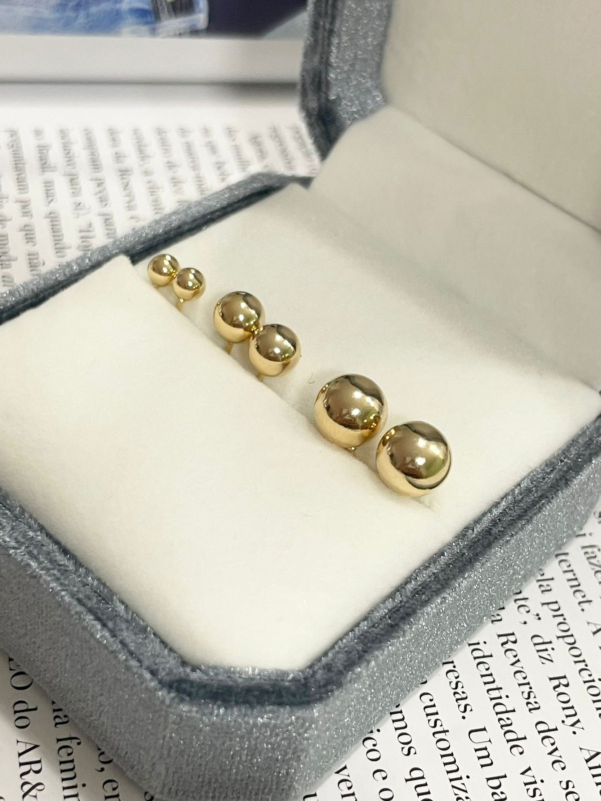 Brinco Trio de Esfera em Banho de Ouro