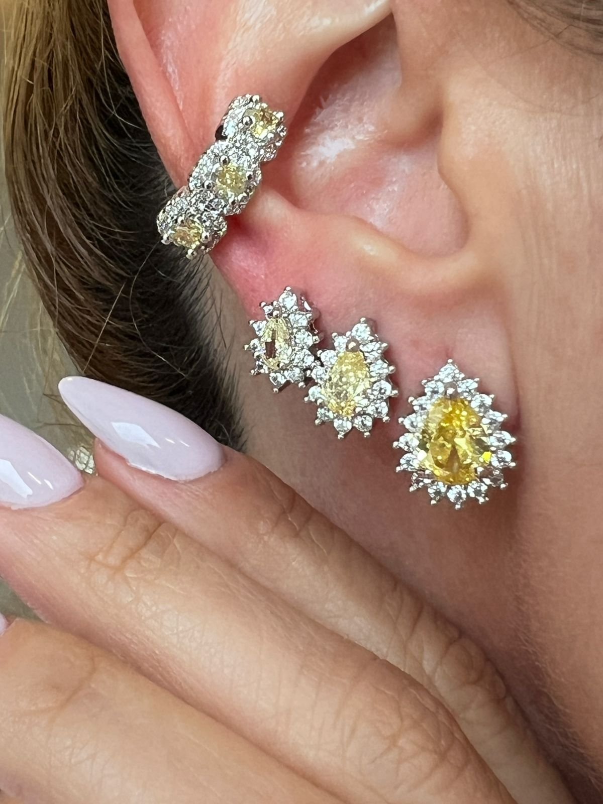 Brinco Trio de Gotas com Zircônia Cristal e Citrino em Banho de Ródio Branco