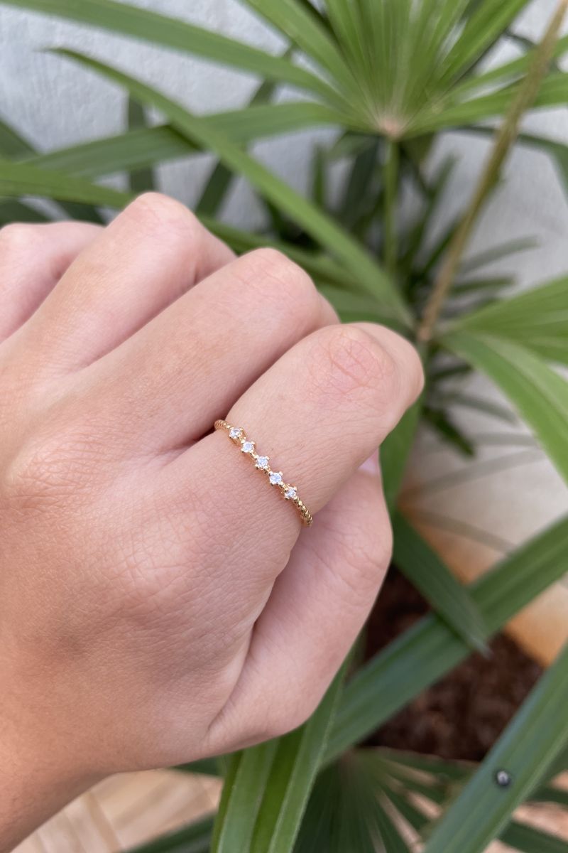 Anel Aparador Inspired com Zircônia em Banho de Ouro