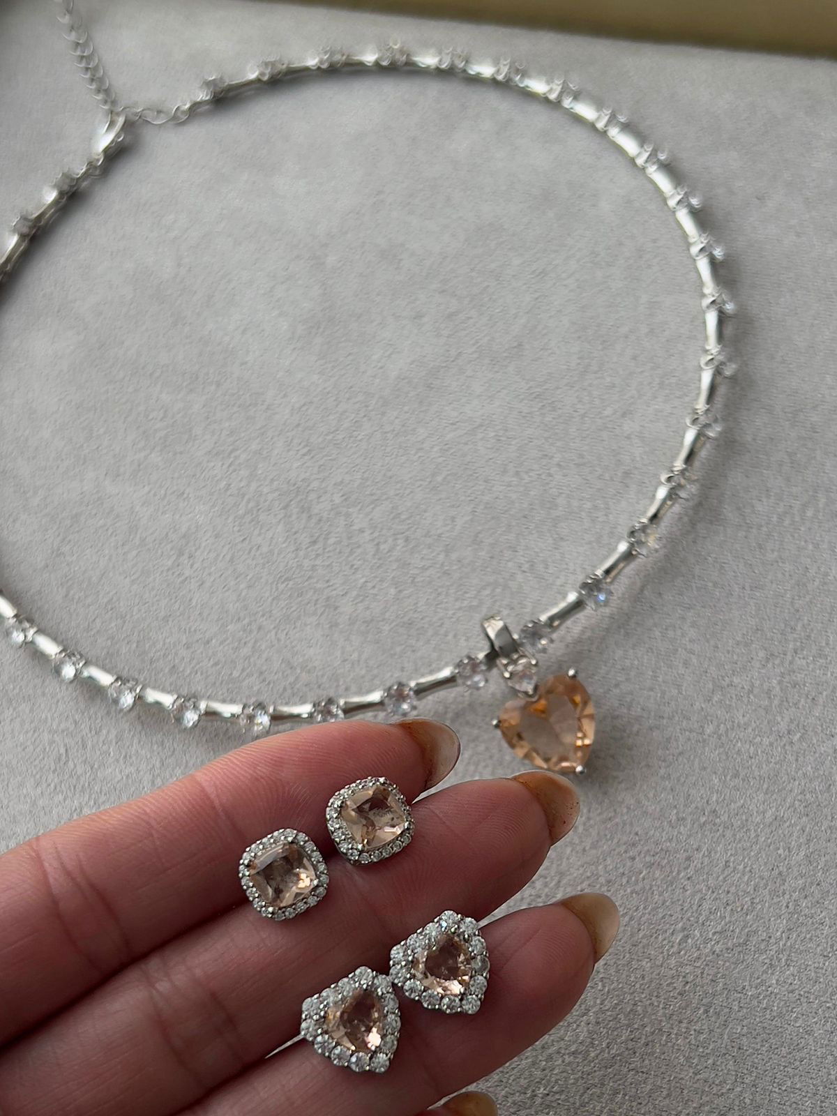 Choker Aro com Zircônia em Banho de Ródio Branco