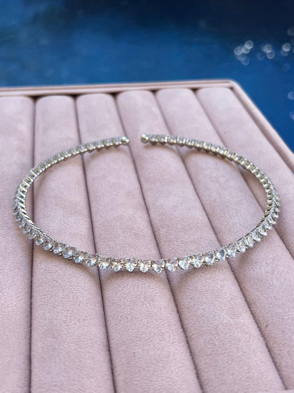 Choker Aro Maleável com Zircônia Cristal Coração em Banho de Ródio Branco