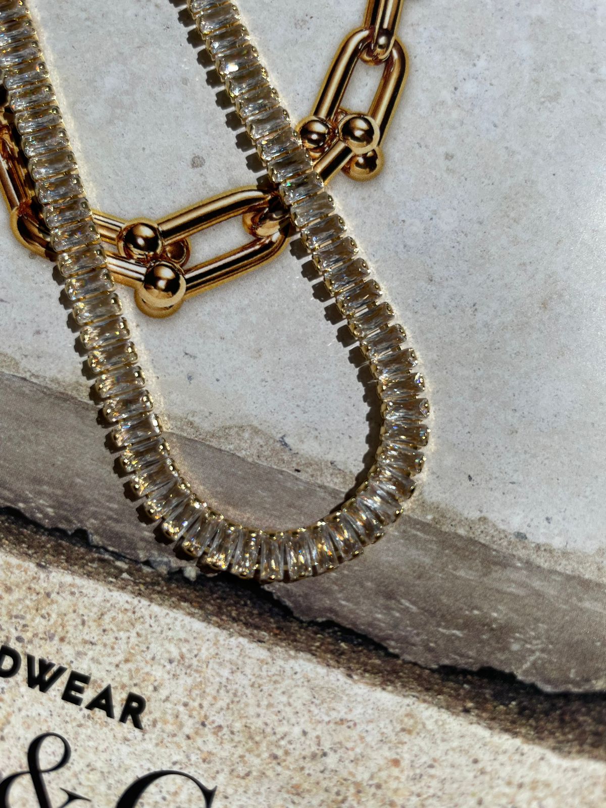 Choker Baguete Zircônia Cristal em Banho de Ouro