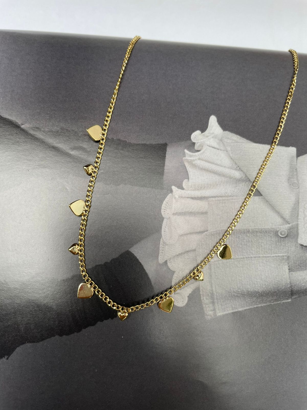 Choker com Corações Liso em Banho de Ouro