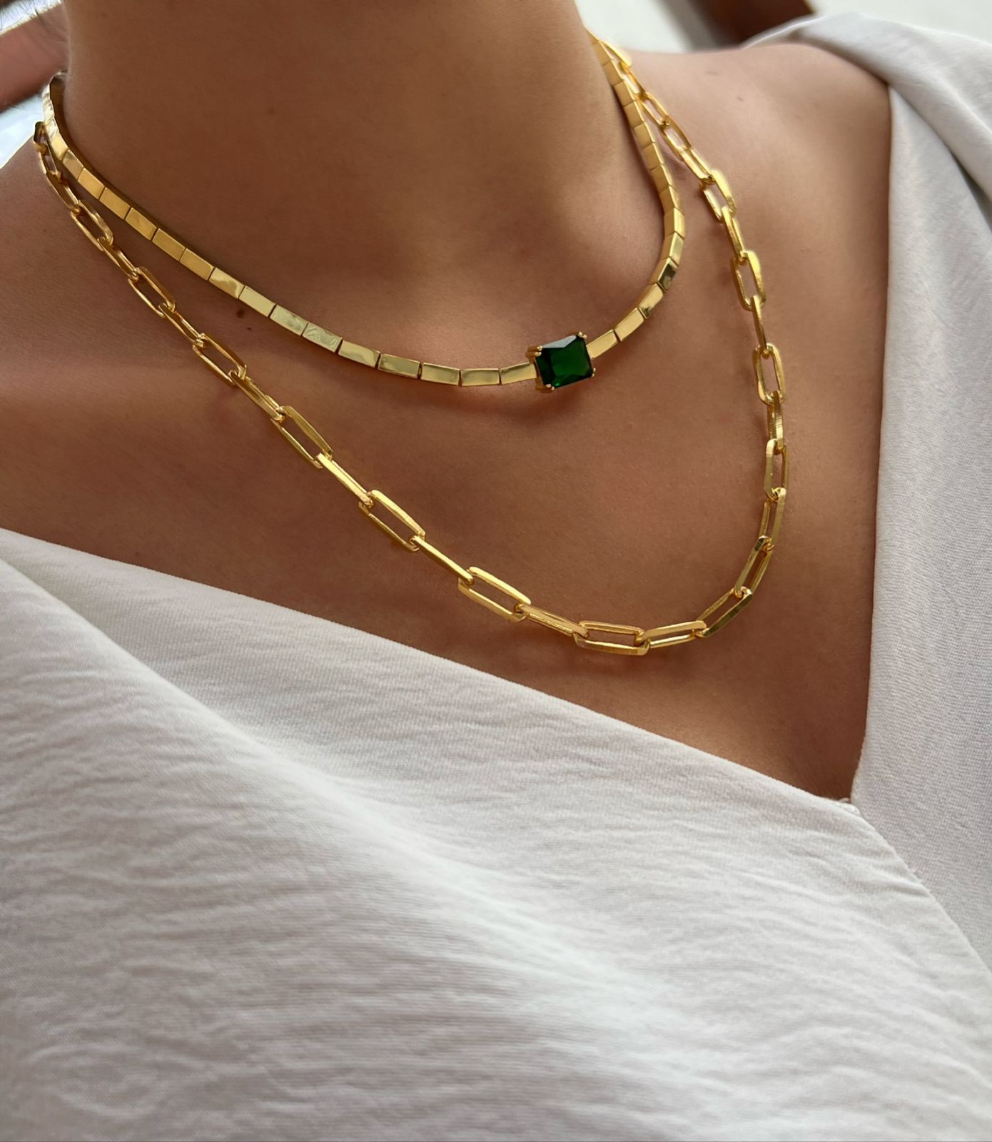 Choker com Zircônia Verde Esmeralda ( Fecho Joia) em Banho de Ouro