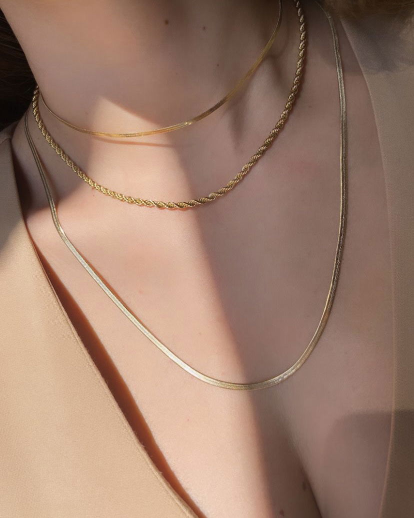 Choker Fita Rígida em Banho de Ouro