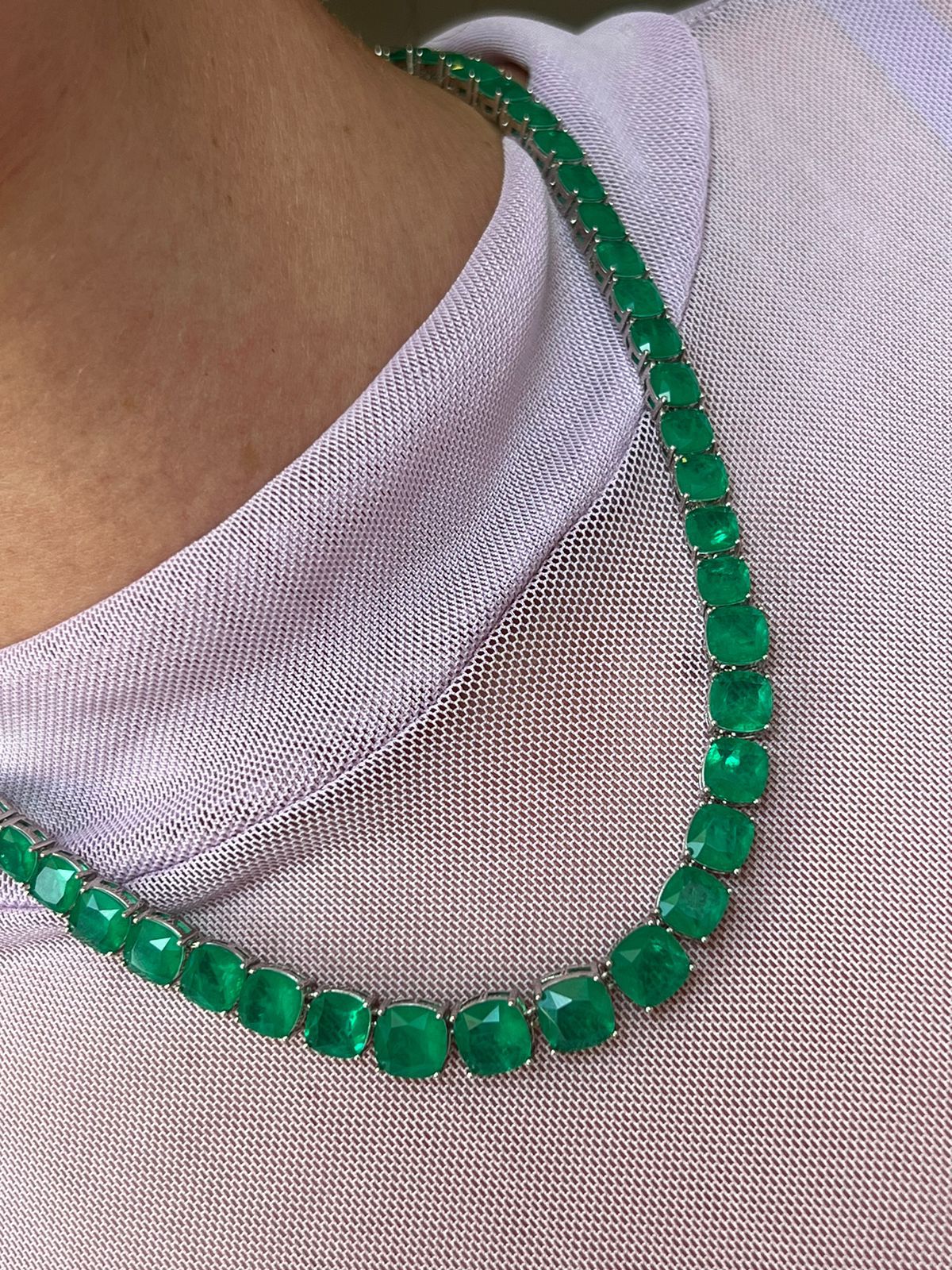 Riviera Fusion Verde Esmeralda Quadrado Arredondado (Fecho Joia) em Banho de Ródio Branco