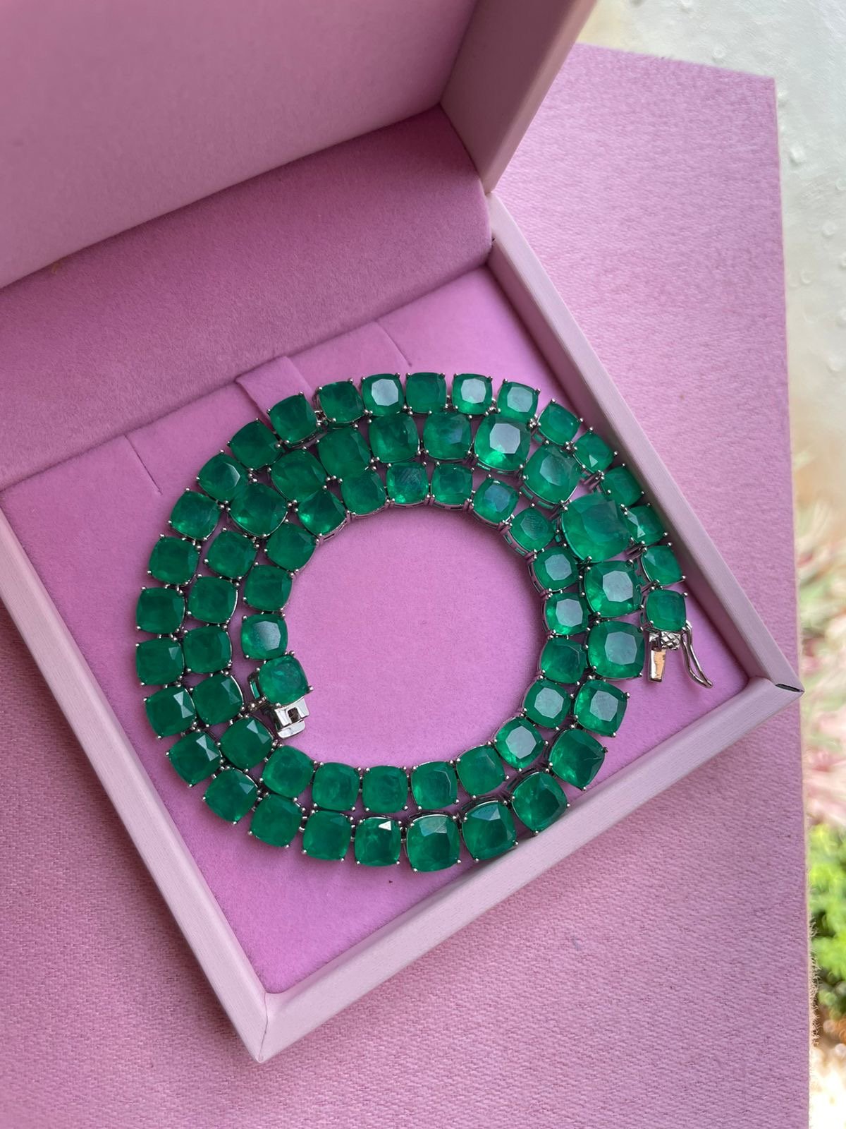 Riviera Fusion Verde Esmeralda Quadrado Arredondado (Fecho Joia) em Banho de Ródio Branco