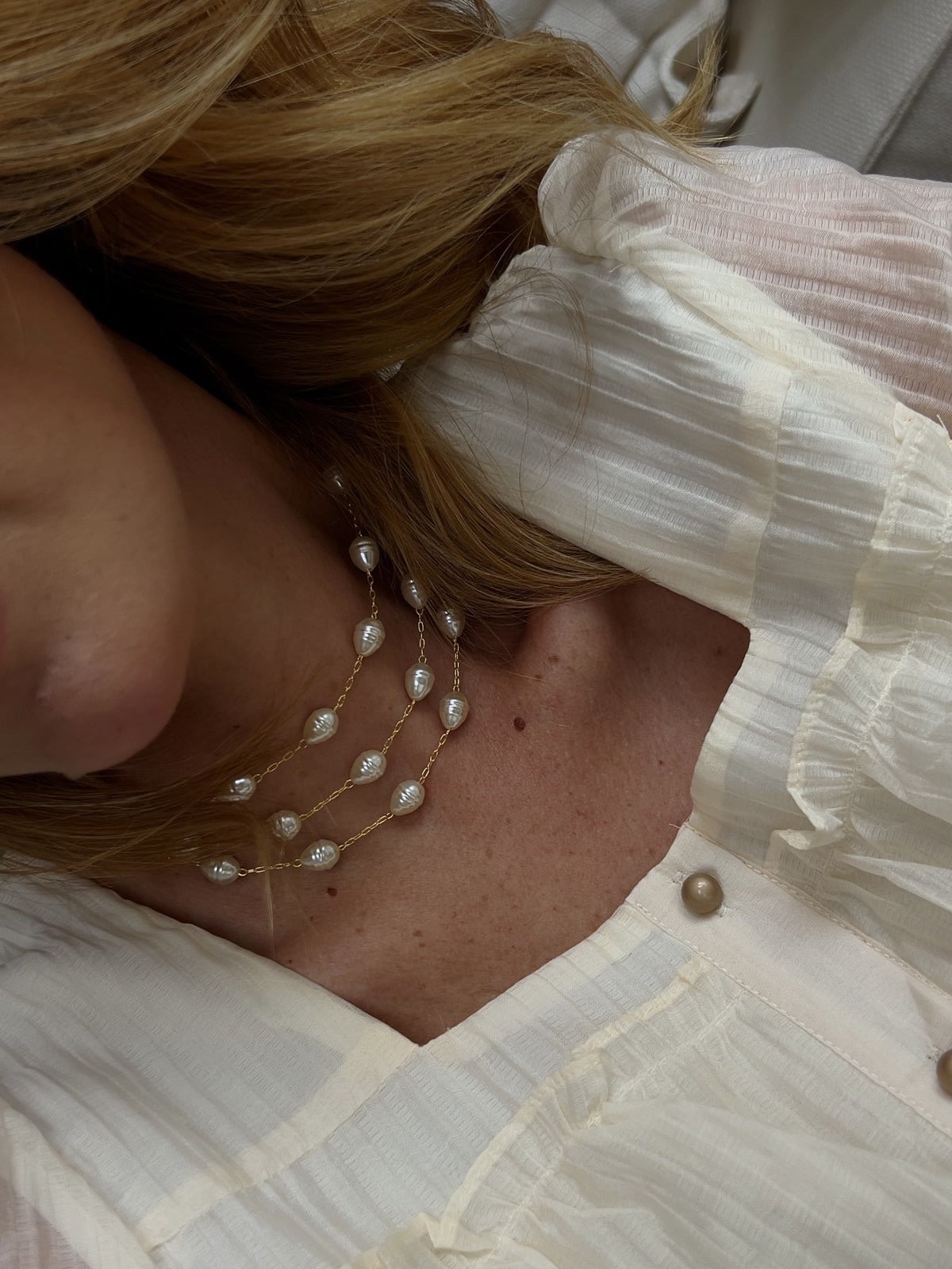Choker Pérolas com Três Fileiras em Banho de Ouro