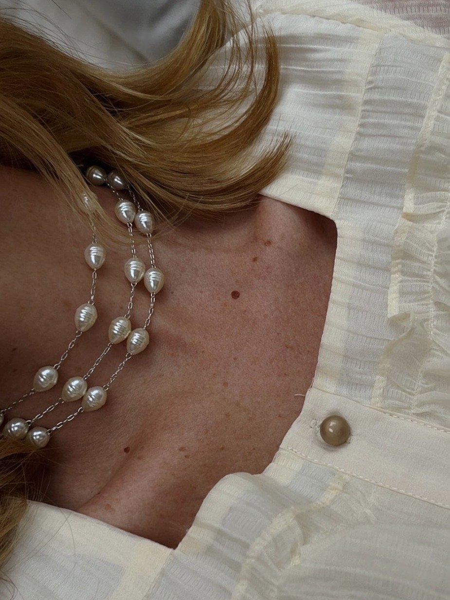 Choker Pérolas com Três Fileiras em Banho de Ródio Branco
