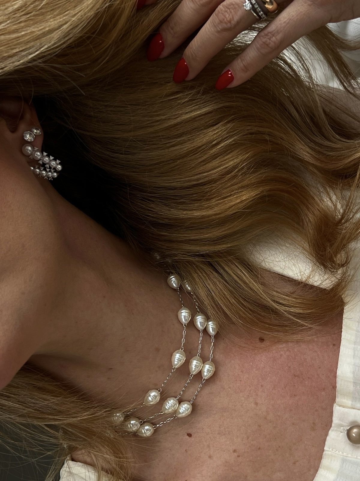 Choker Pérolas com Três Fileiras em Banho de Ródio Branco