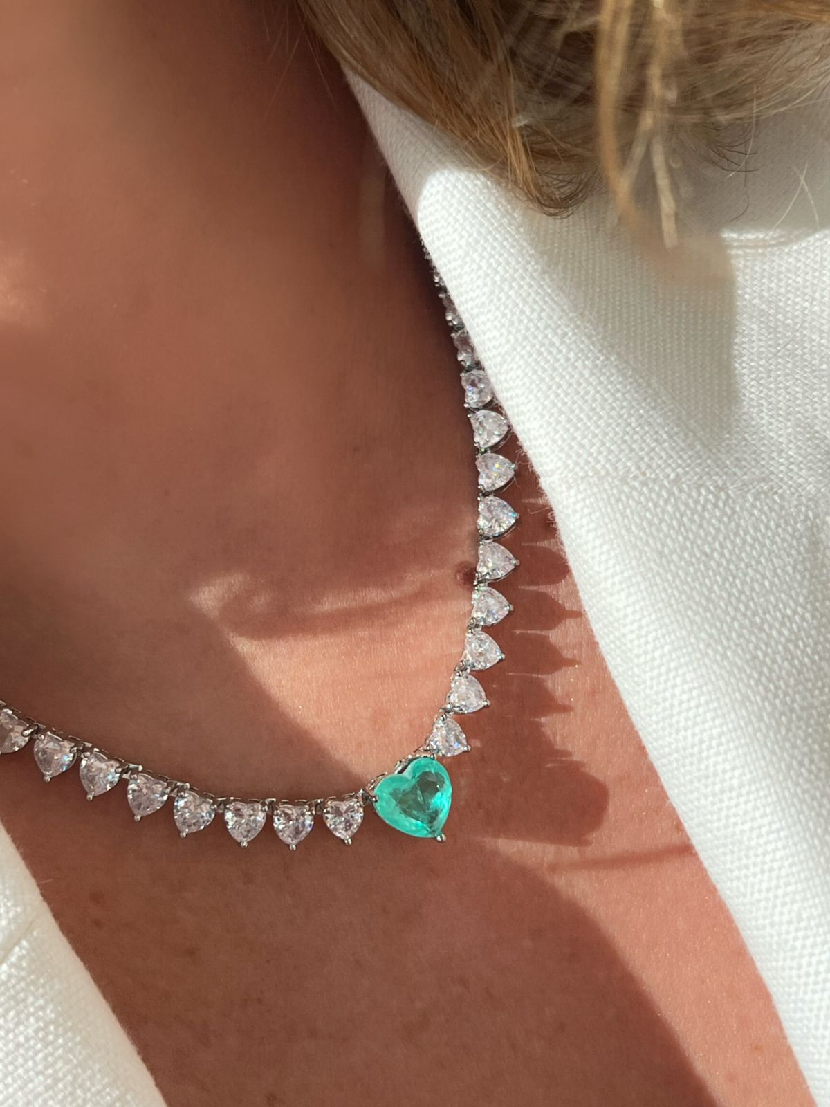 Riviera com Coração Fusion Esmeralda Colombiana e Zircônia Cristal em Banho de Ródio Branco