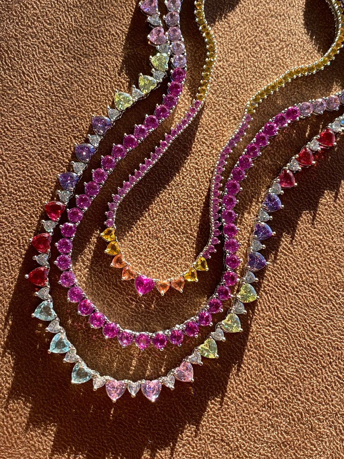 Riviera Coração Colors e Cristal (Fecho Joia) em Ródio Branco