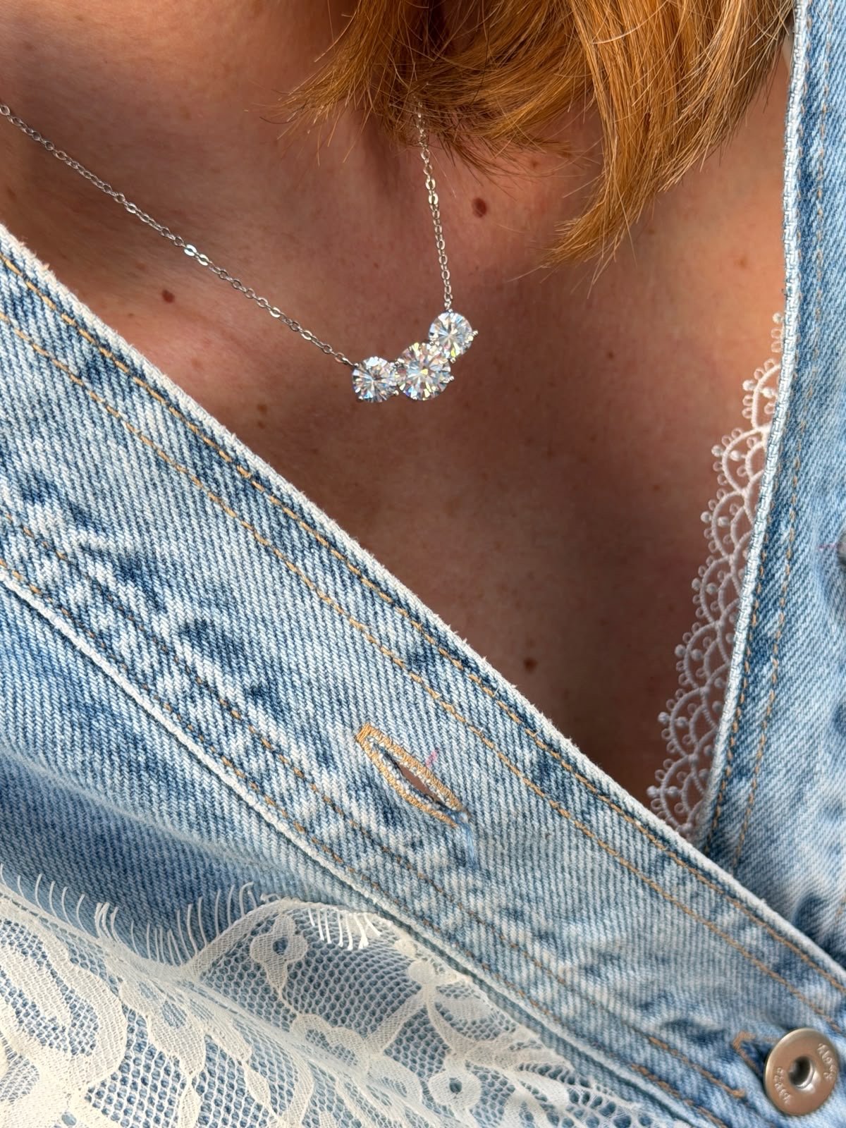 Colar 3 Pedras com Zircônia Cristal em Banho de Ródio Branco
