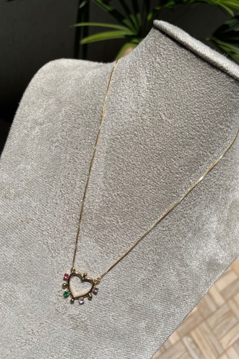 Colar com Coração e Zircônia Colorida em Banho de Ouro