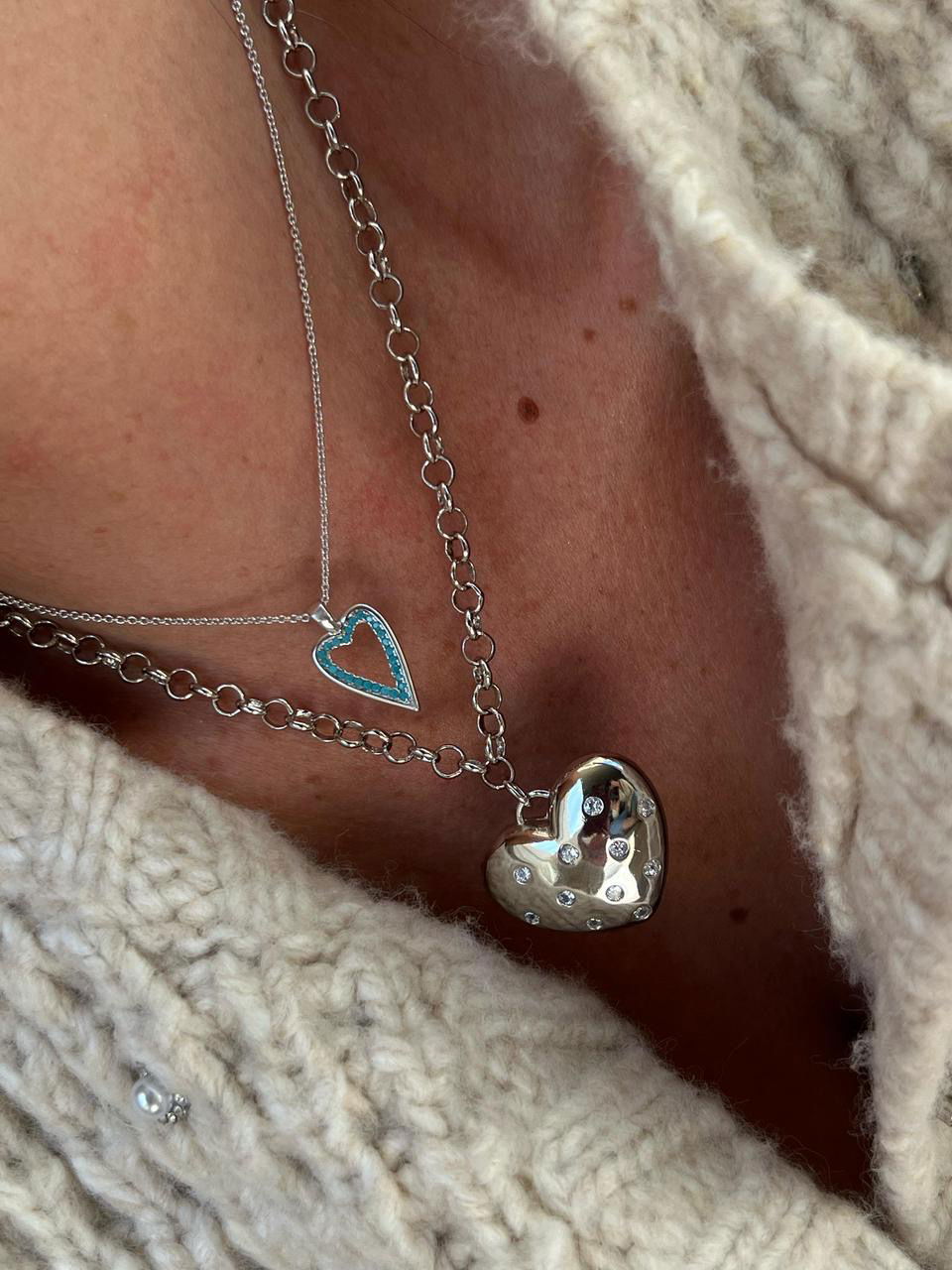 Colar com Corrente e Coração com Zircônia em Banho de Ródio Branco