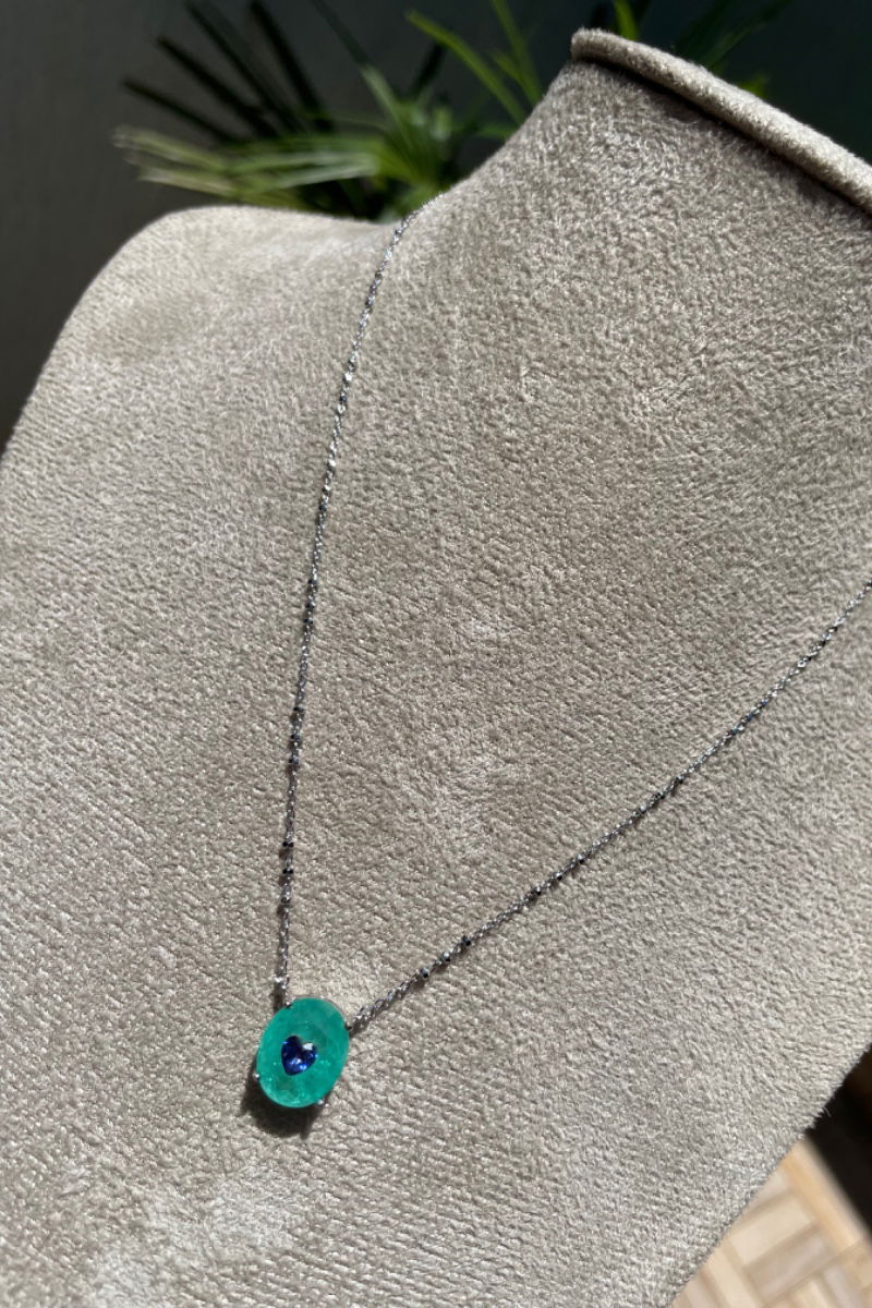 Colar com Pedra Oval Fusion em Ródio Branco