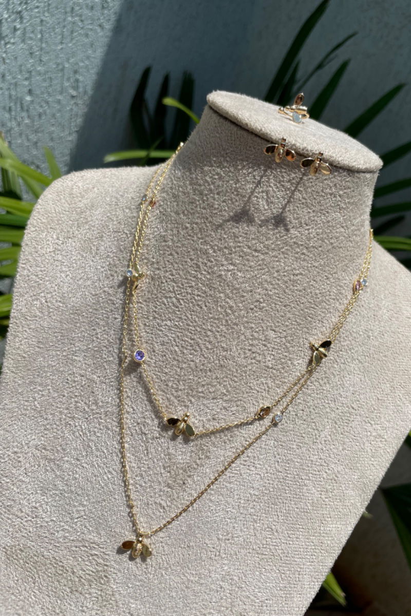 Colar com Zircônia Cristal e Abelha ( Inspired) em Banho de Ouro