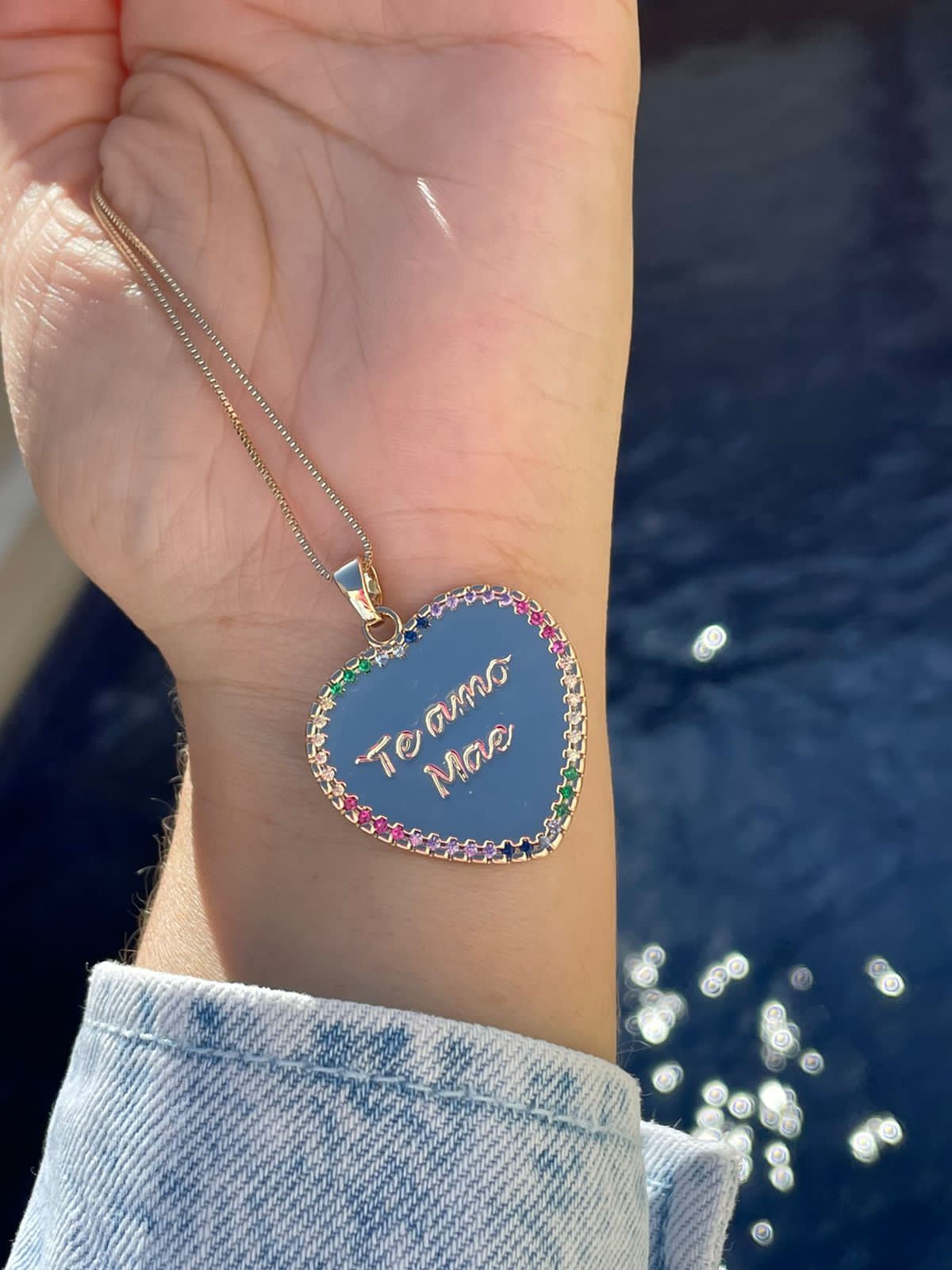 Colar Coração “Te amo mãe “ com Zircônia Colorida em Banho de Ouro